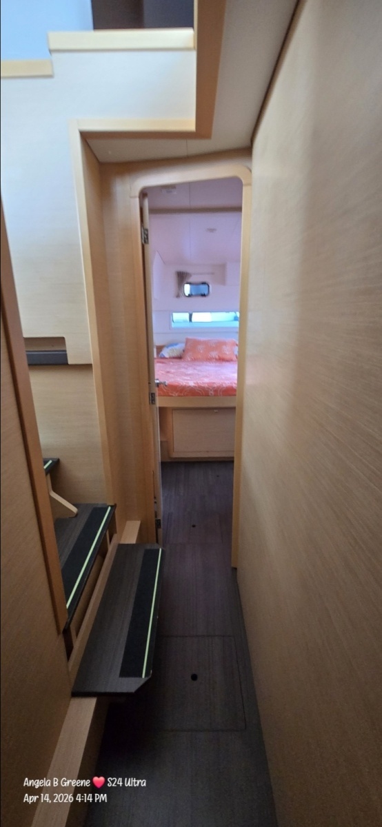 Moonlight Lady 42ft Lagoon Yacht For Sale