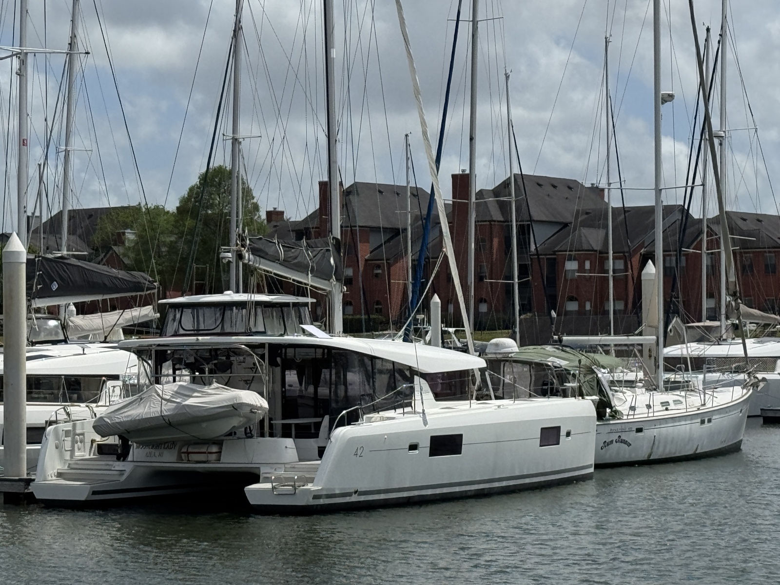 Moonlight Lady 42ft Lagoon Yacht For Sale