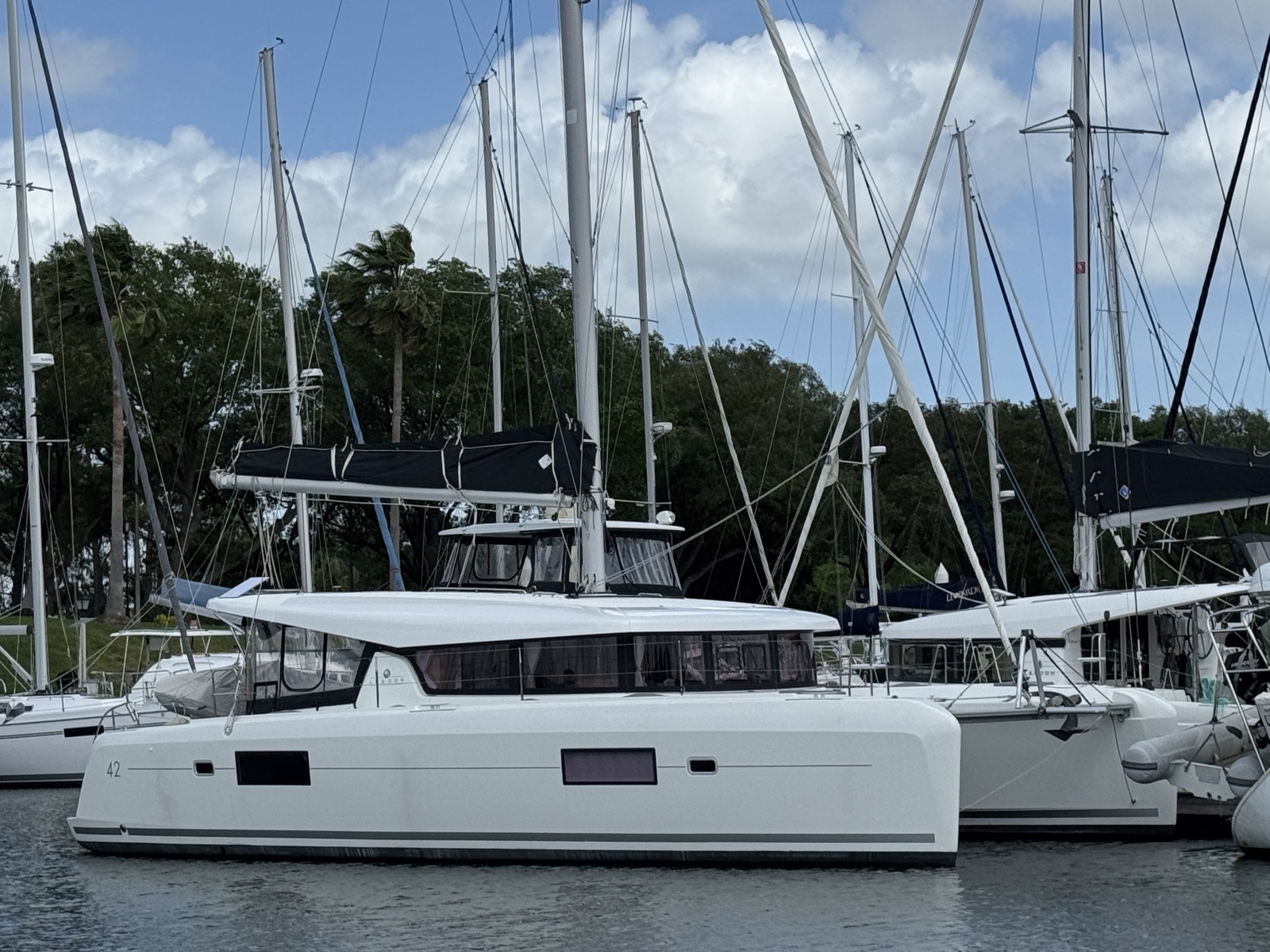 Moonlight Lady 42ft Lagoon Yacht For Sale