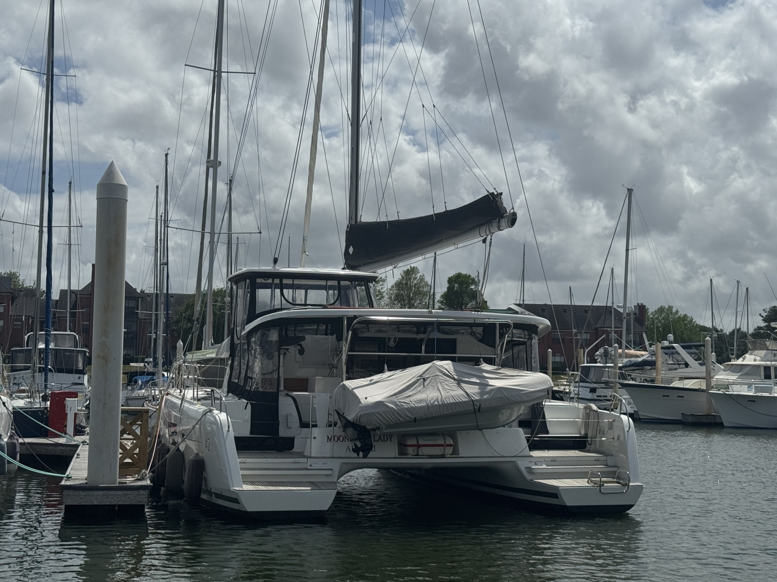 Moonlight Lady 42ft Lagoon Yacht For Sale
