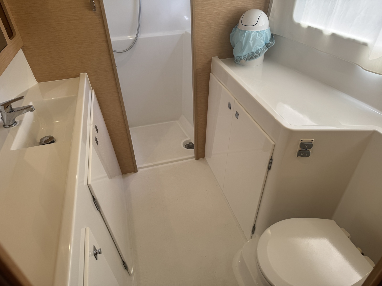 Moonlight Lady 42ft Lagoon Yacht For Sale