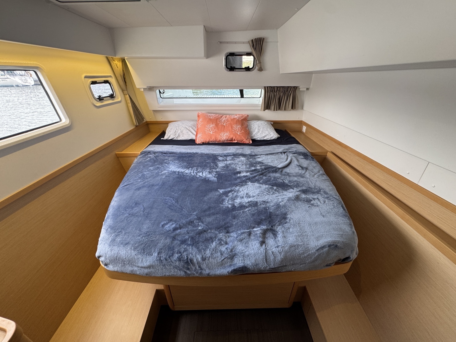 Moonlight Lady 42ft Lagoon Yacht For Sale