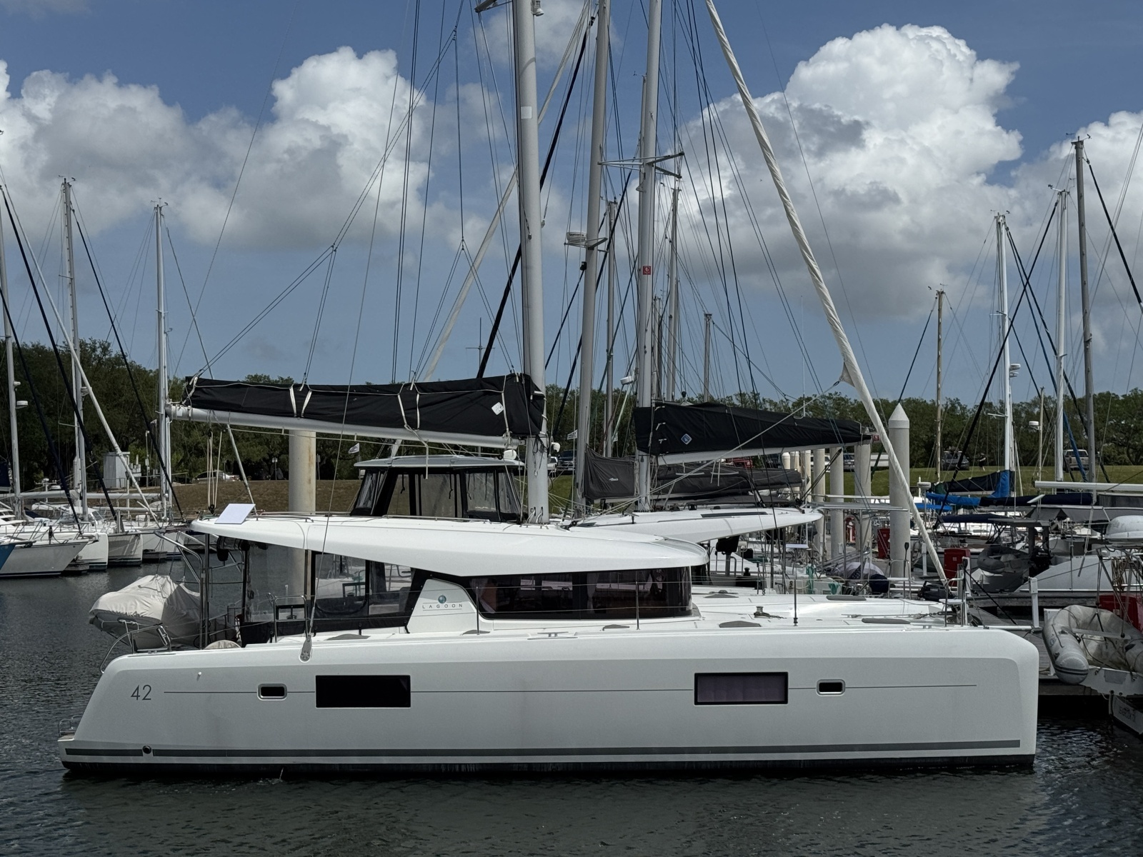 Moonlight Lady 42ft Lagoon Yacht For Sale