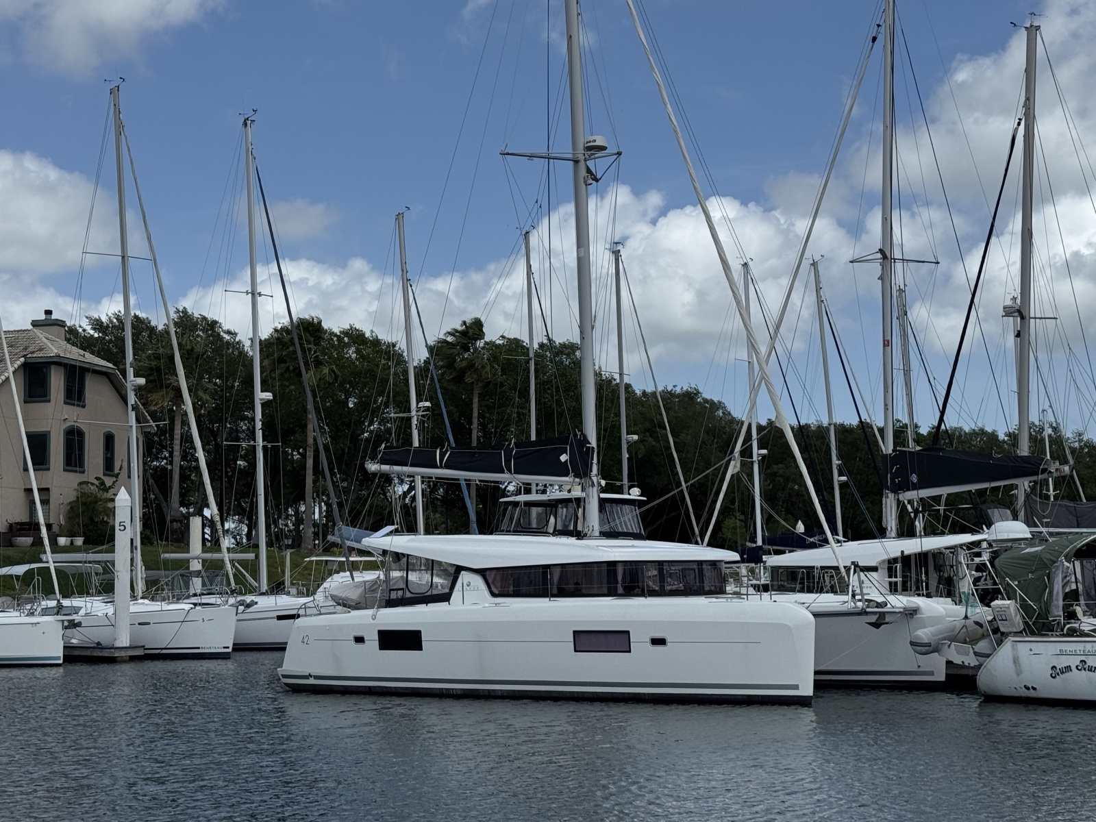 Moonlight Lady 42ft Lagoon Yacht For Sale