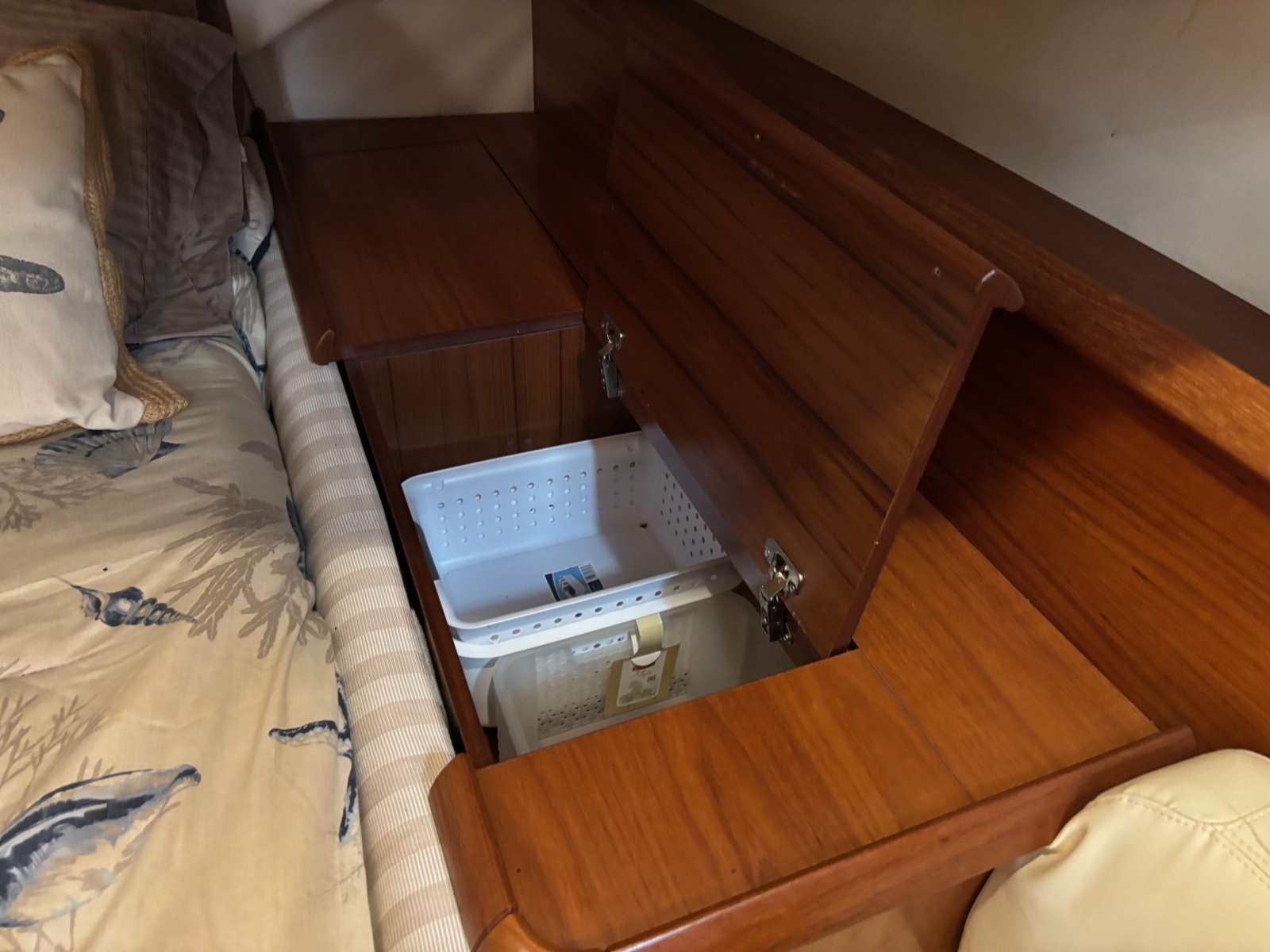 Sola Stella 43ft Jeanneau Yacht For Sale