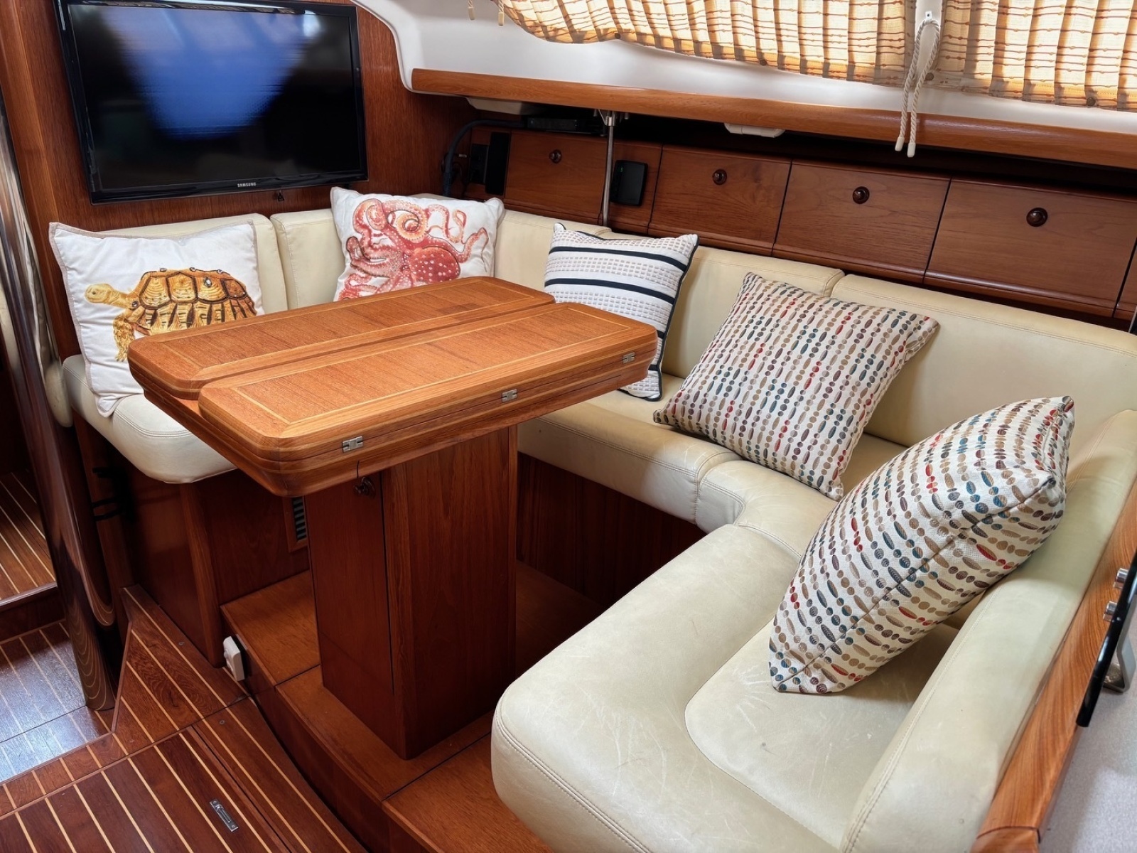 Sola Stella 43ft Jeanneau Yacht For Sale