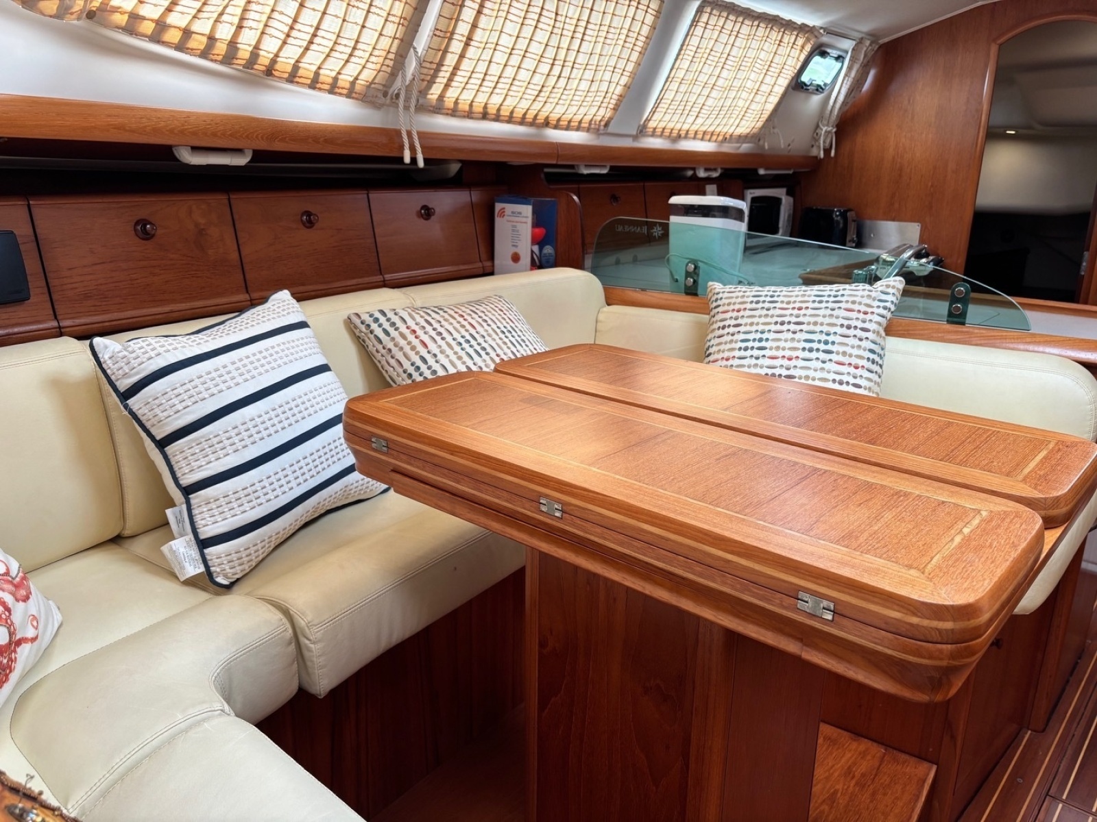 Sola Stella 43ft Jeanneau Yacht For Sale
