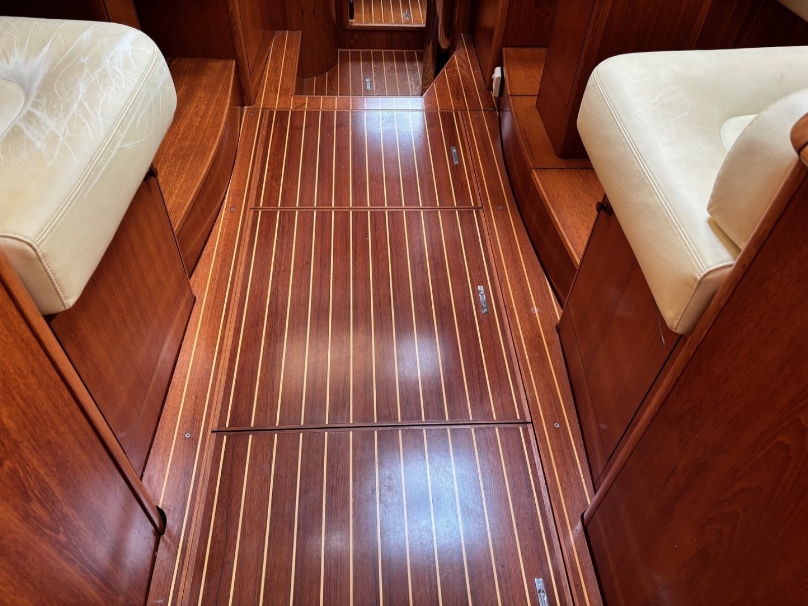 Sola Stella 43ft Jeanneau Yacht For Sale