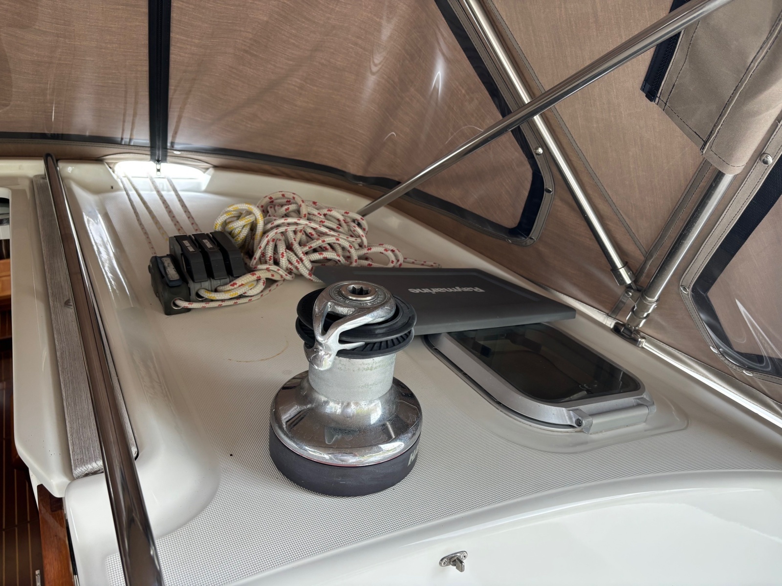 Sola Stella 43ft Jeanneau Yacht For Sale