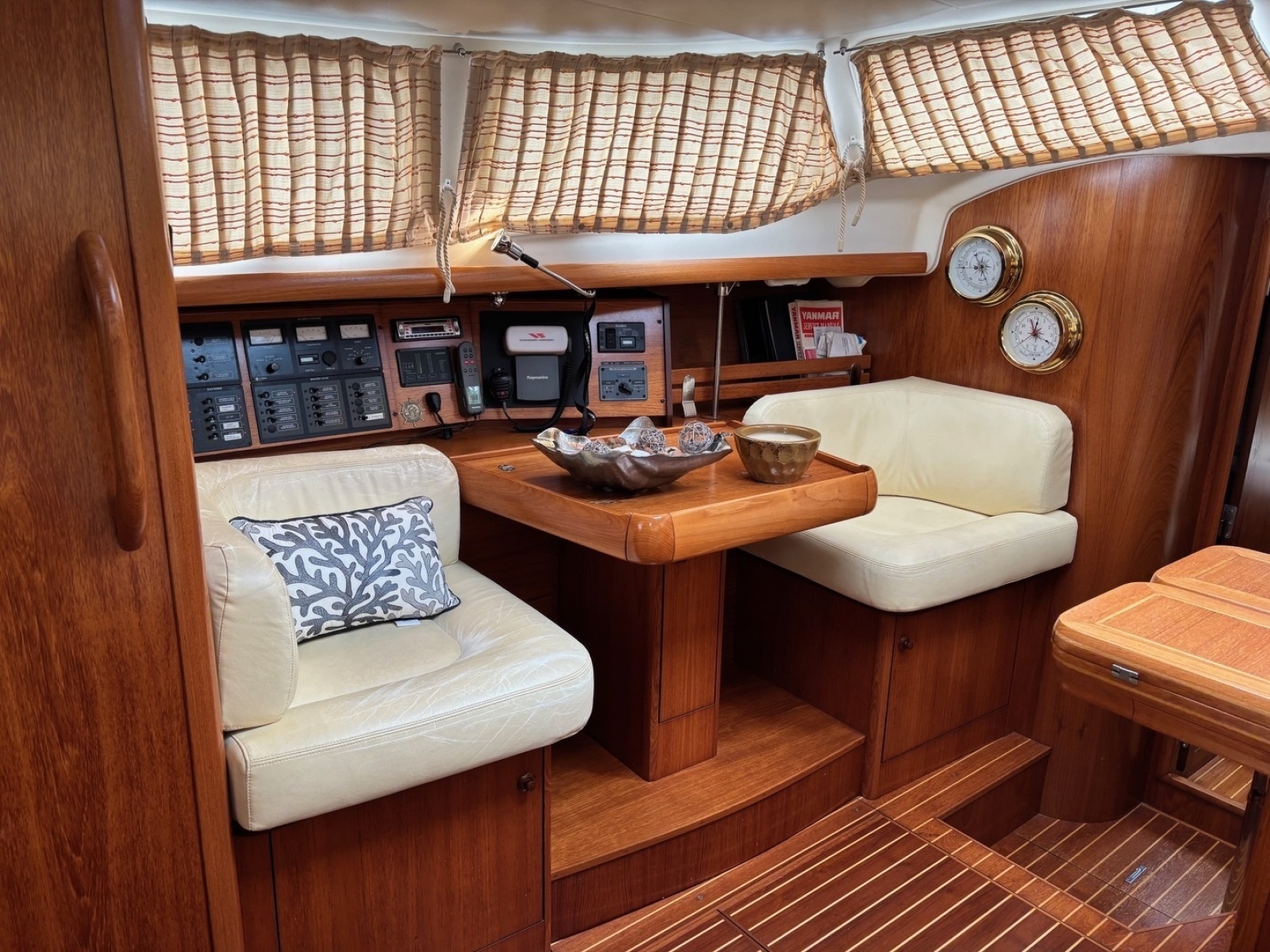 Sola Stella 43ft Jeanneau Yacht For Sale