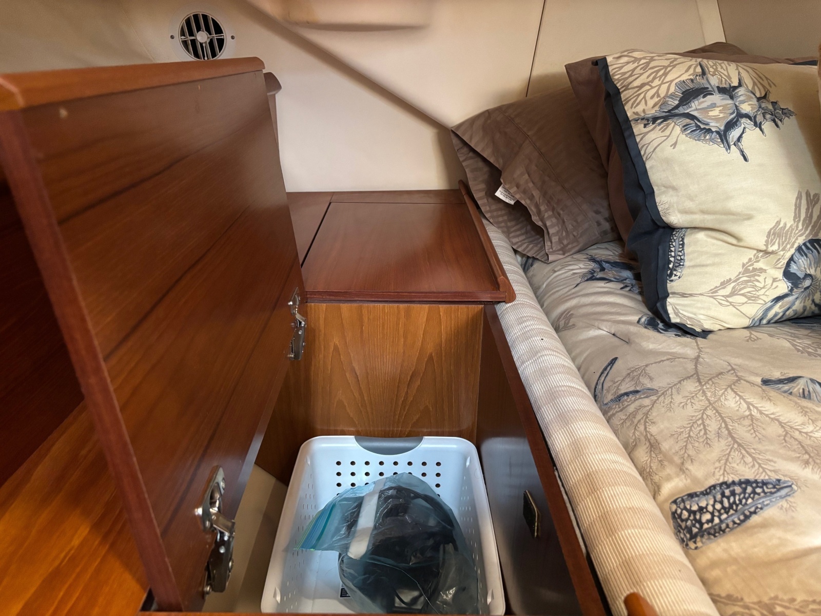 Sola Stella 43ft Jeanneau Yacht For Sale