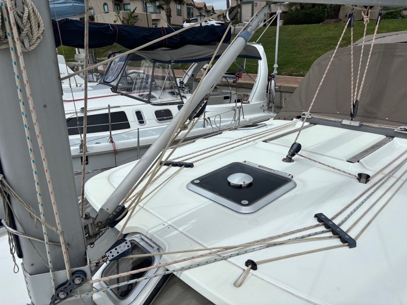 Sola Stella 43ft Jeanneau Yacht For Sale