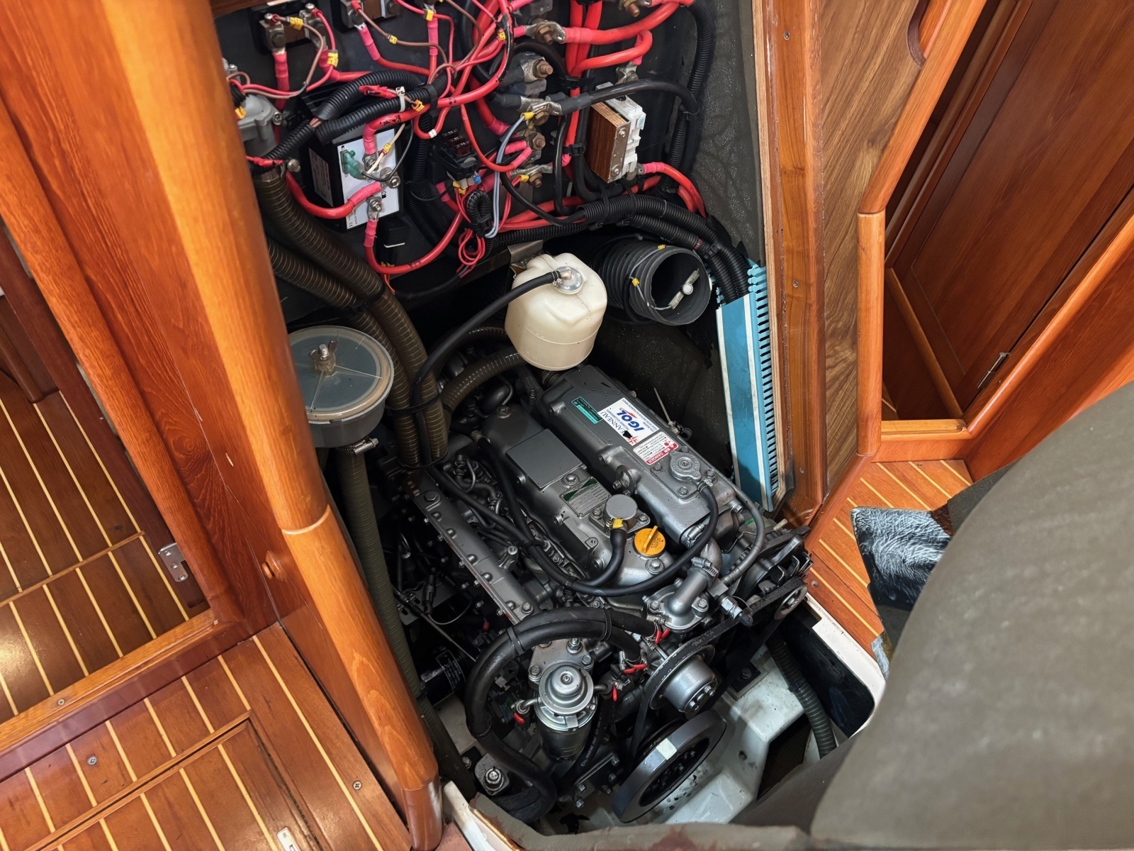 Sola Stella 43ft Jeanneau Yacht For Sale