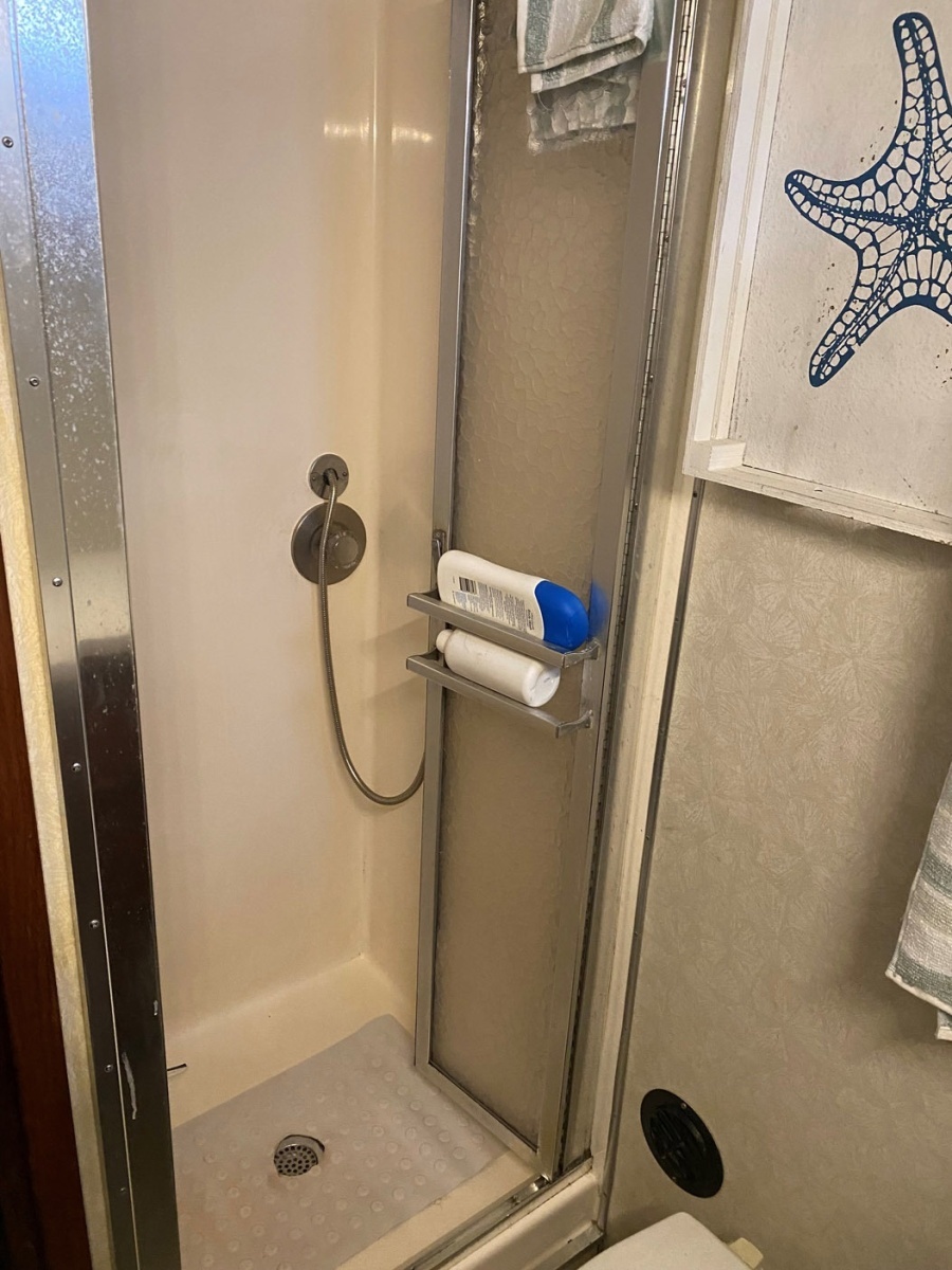 SERENITY 38ft Hatteras Yacht For Sale