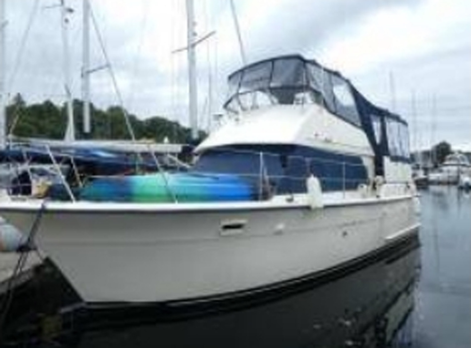 SERENITY 38ft Hatteras Yacht For Sale