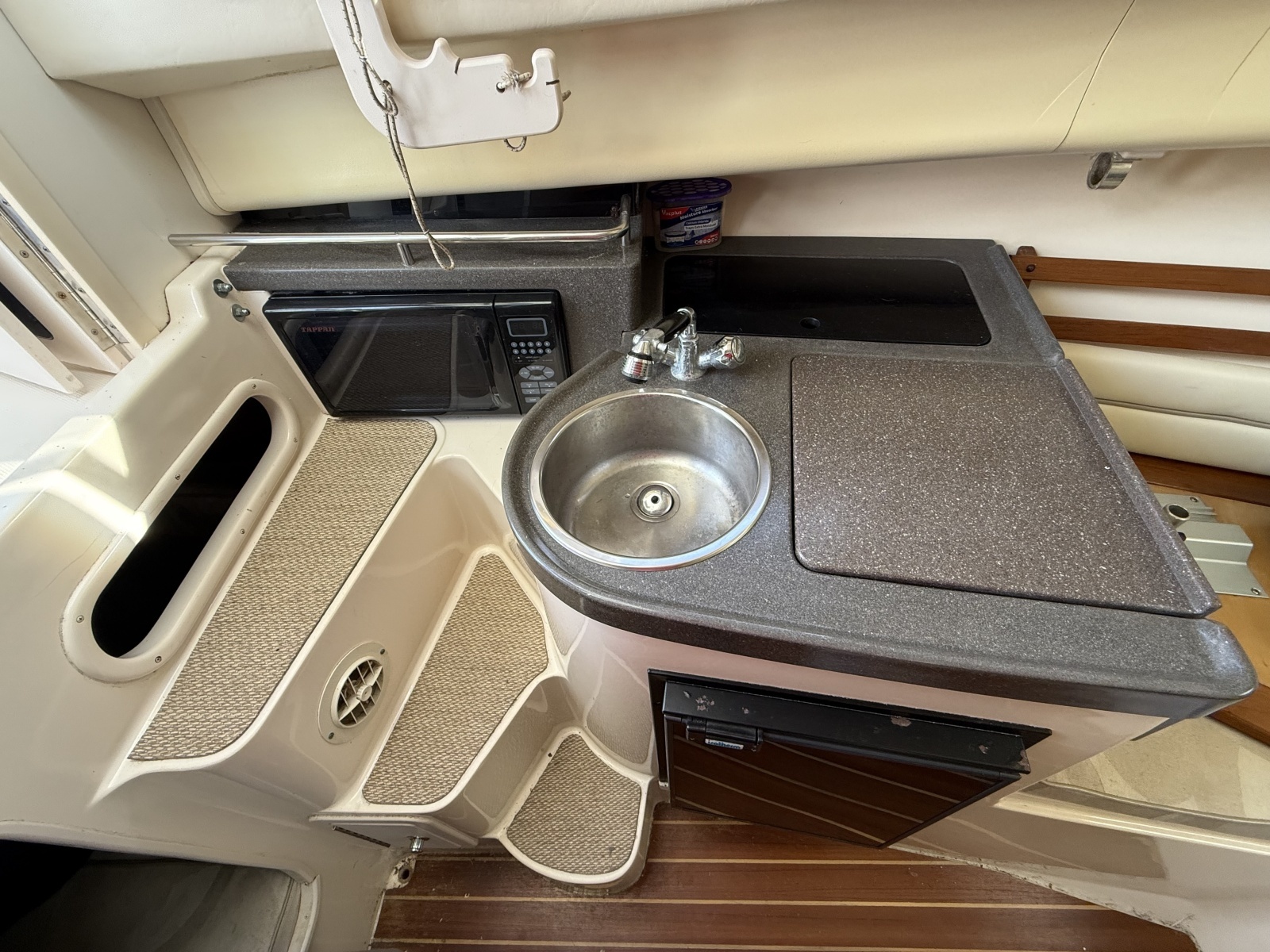 28ft Grady White Yacht For Sale