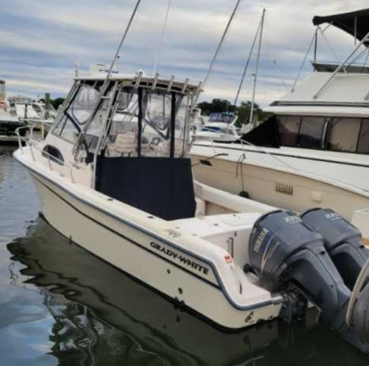 28ft Grady White Yacht For Sale