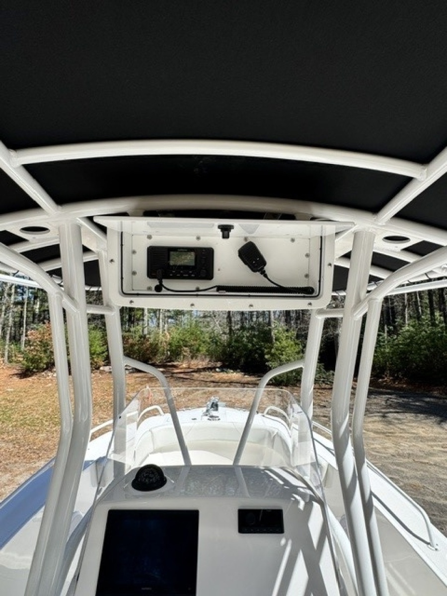 21' 2021 Edgewater 208 CC