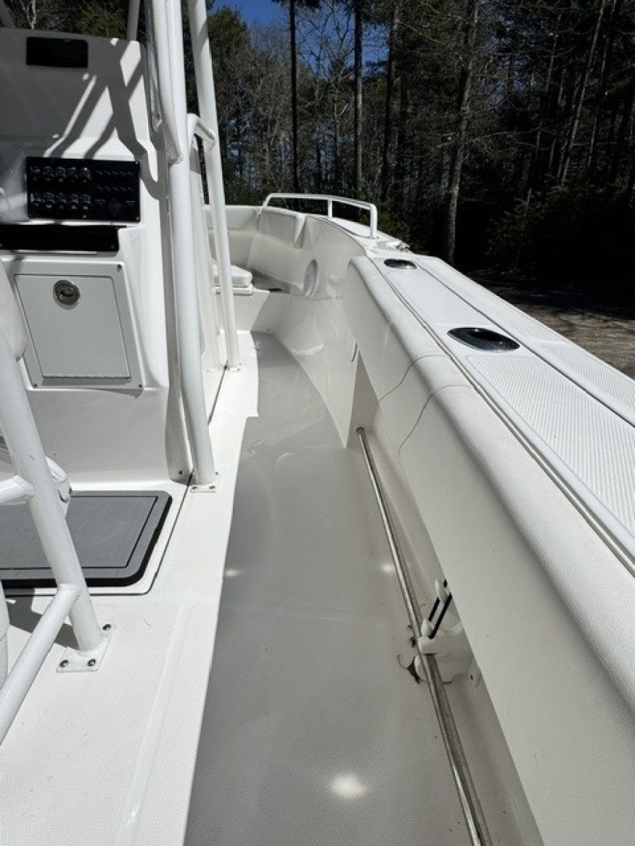 21' 2021 Edgewater 208 CC