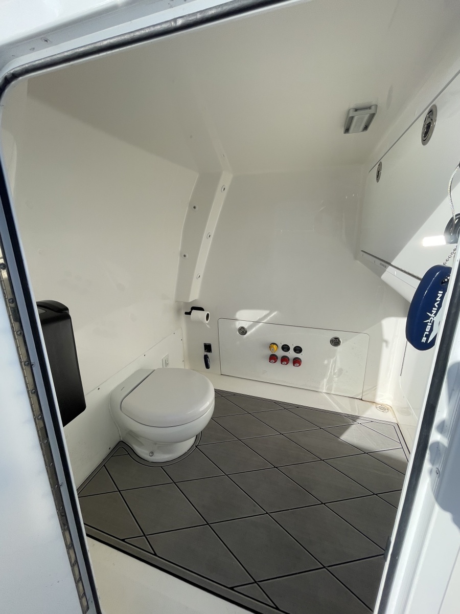 Compensating 33ft Invincible Yacht For Sale