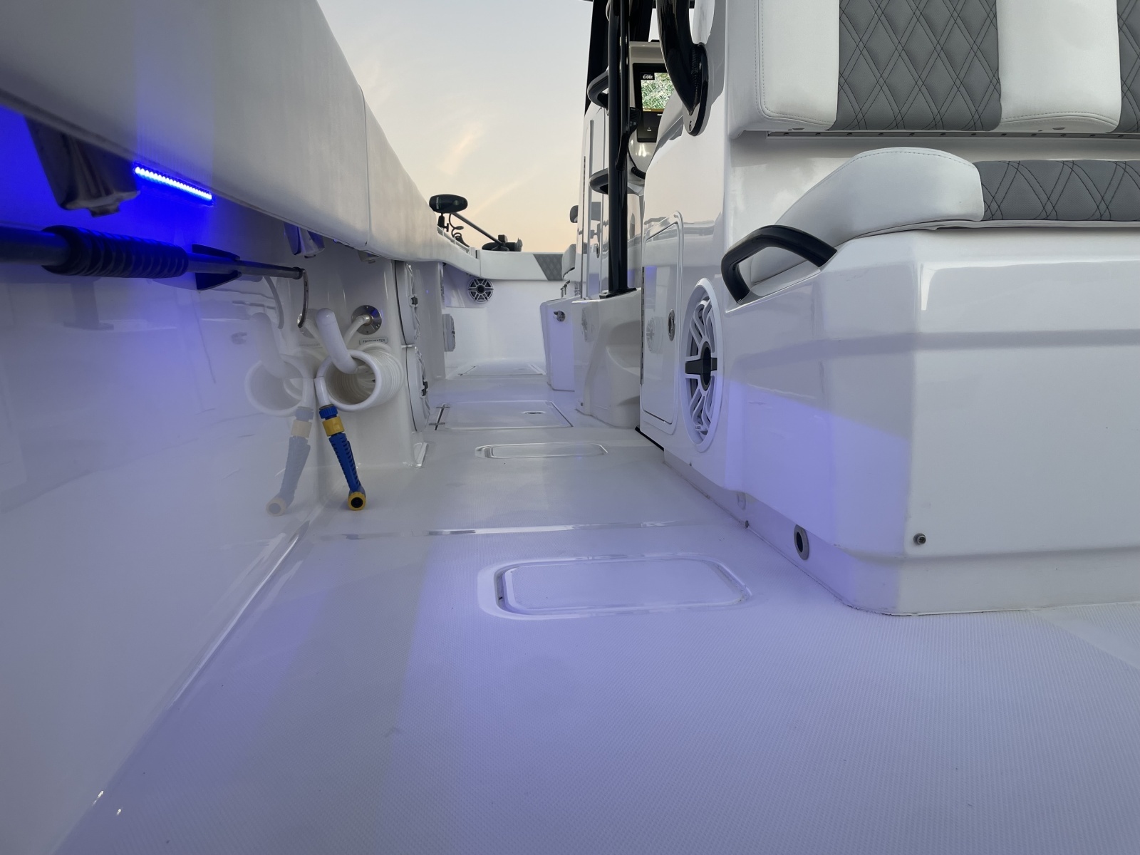 Compensating 33ft Invincible Yacht For Sale