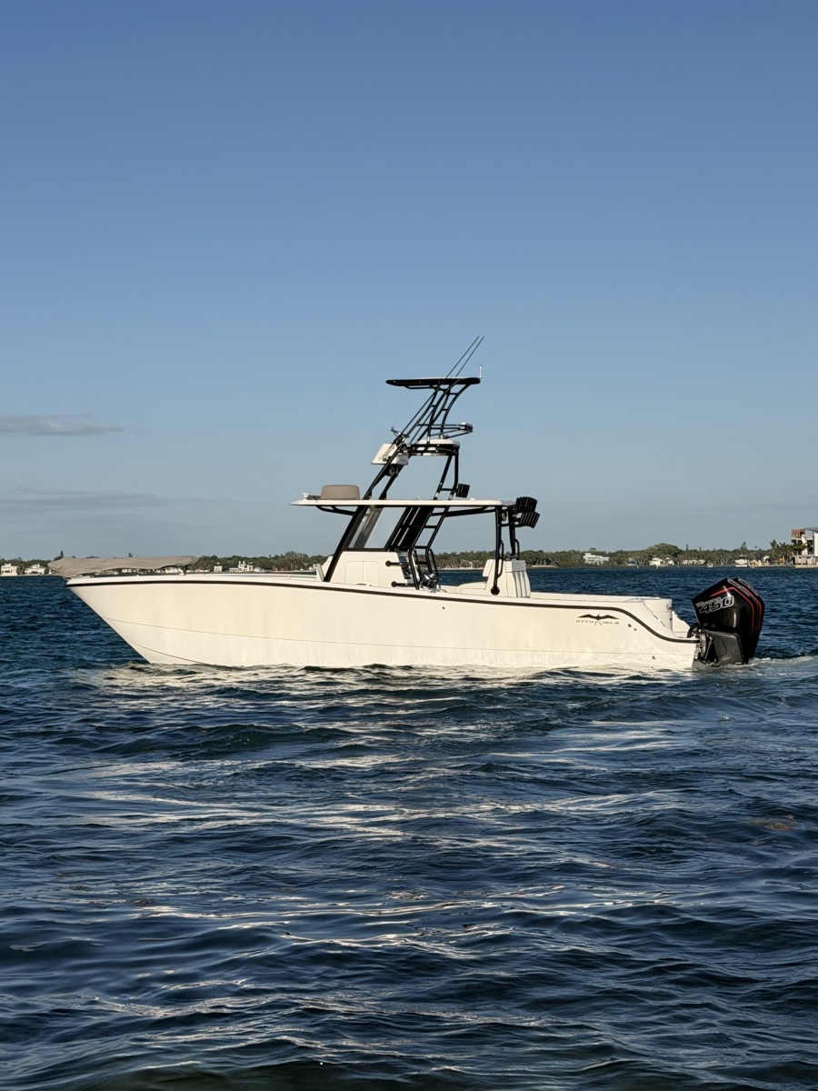 Compensating 33ft Invincible Yacht For Sale