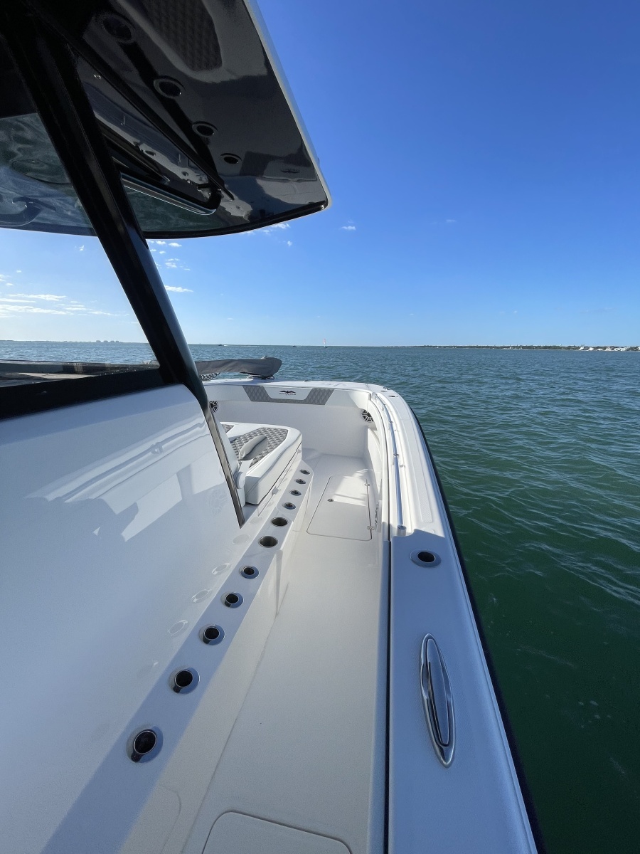 Compensating 33ft Invincible Yacht For Sale