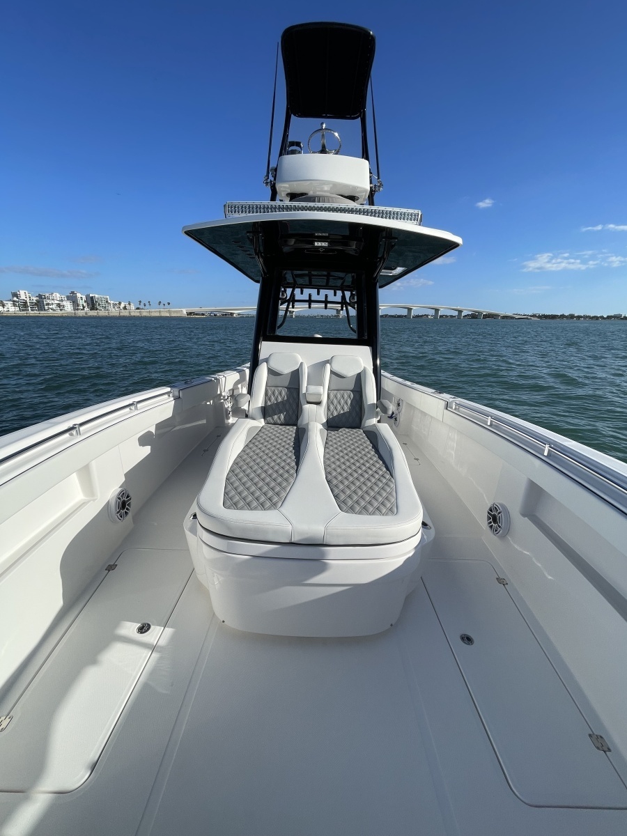 Compensating 33ft Invincible Yacht For Sale