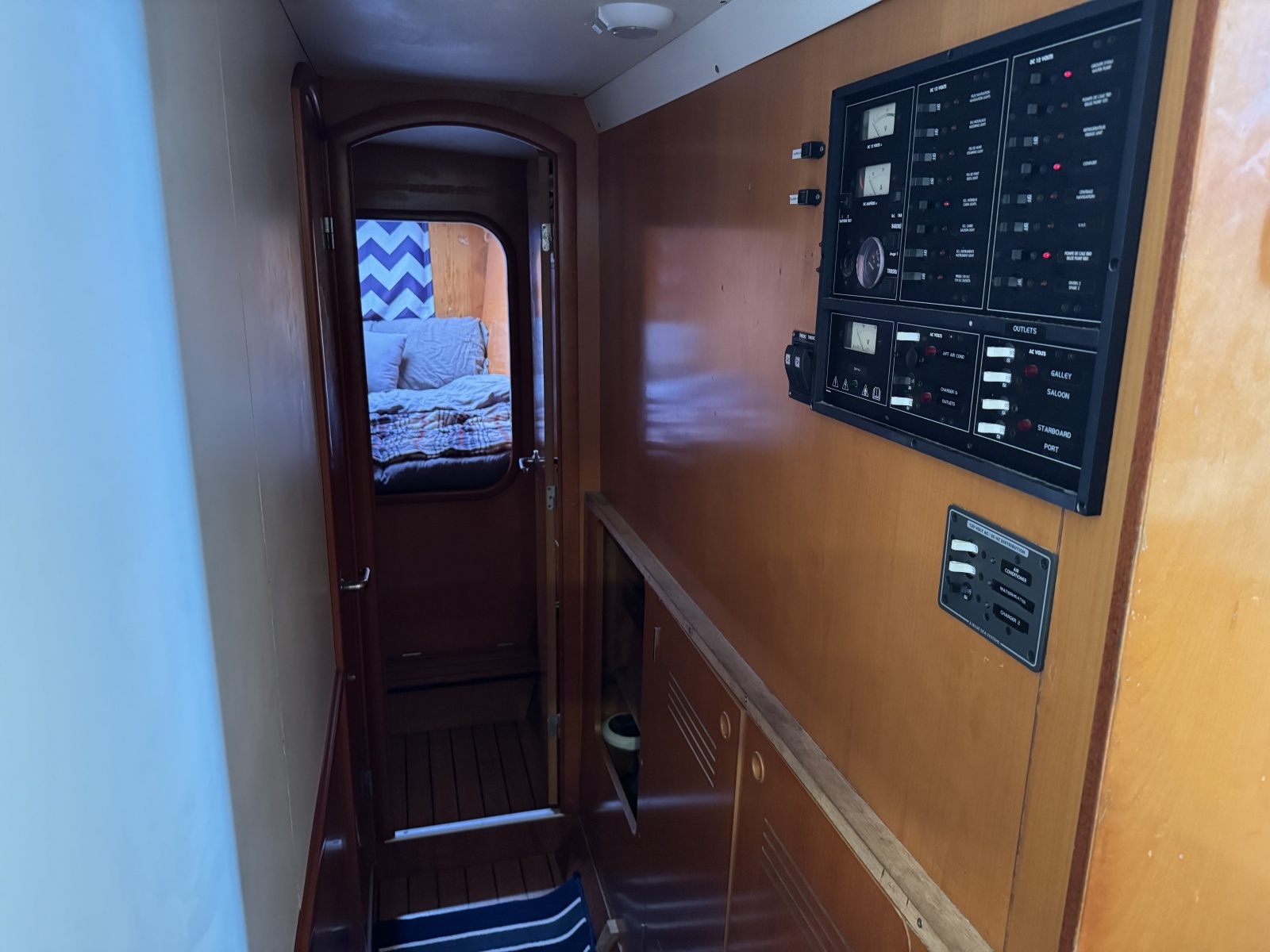 Into The Mystic 41ft Lagoon Yacht For Sale