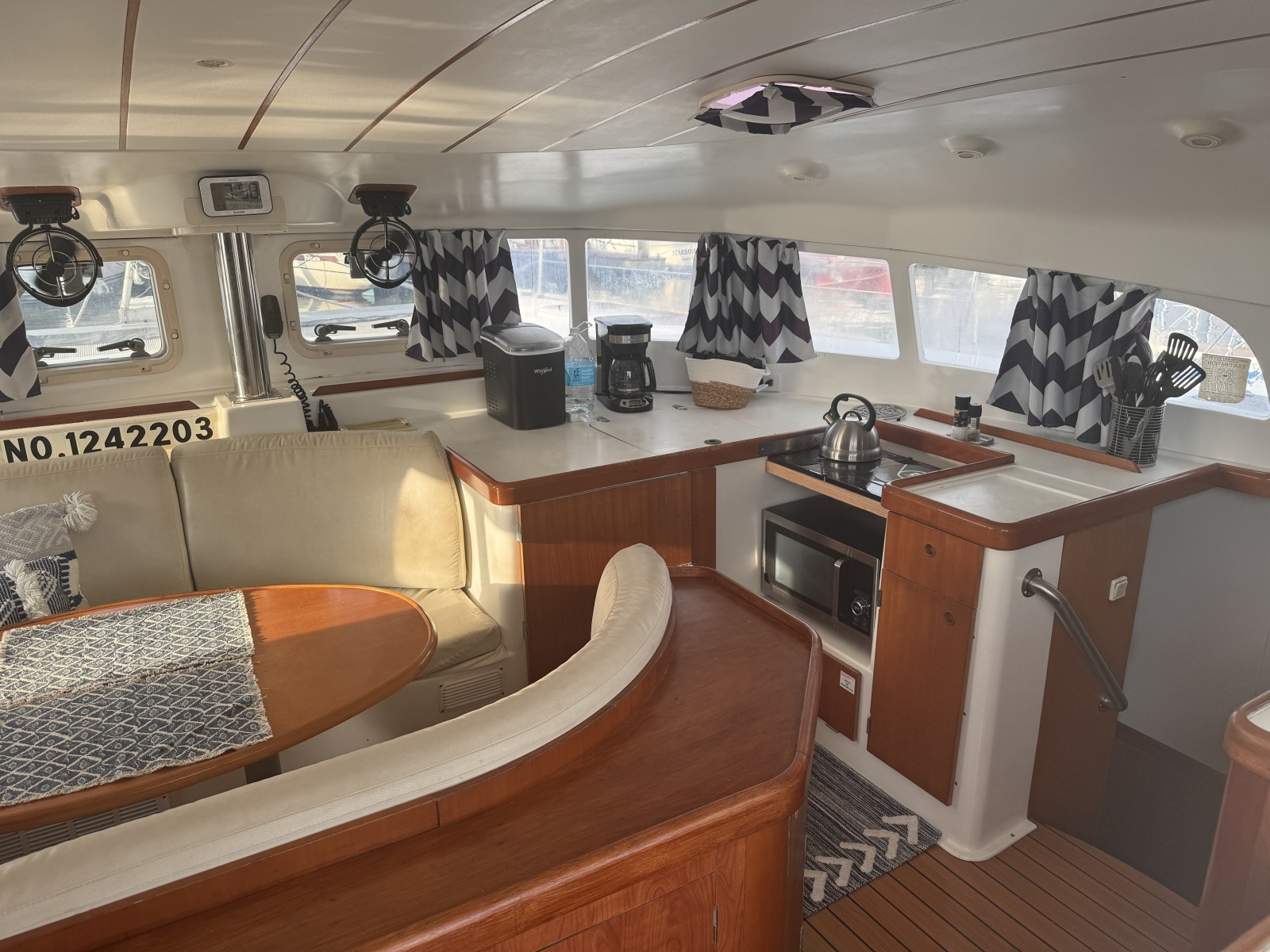 Into The Mystic 41ft Lagoon Yacht For Sale