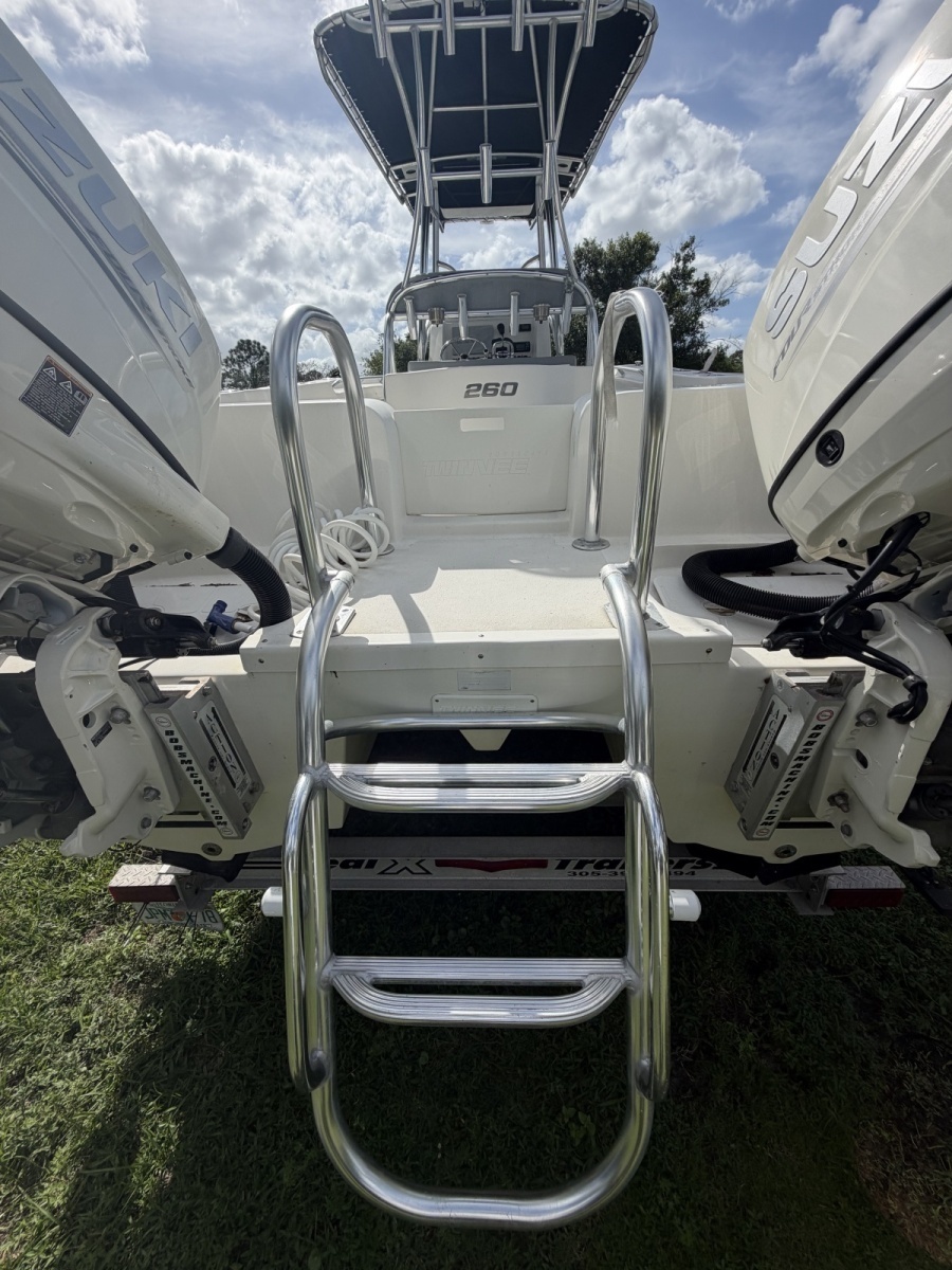 26ft Twin Vee Yacht For Sale