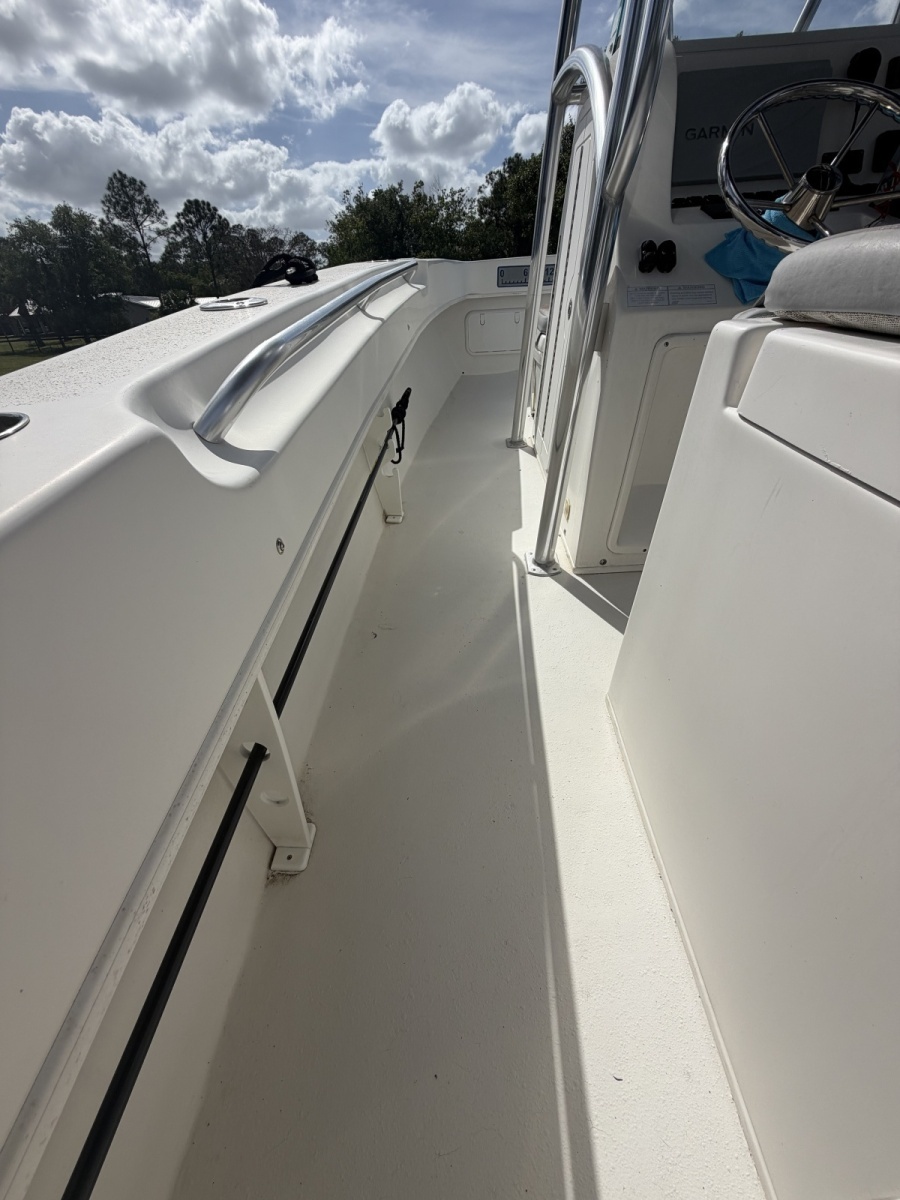 26ft Twin Vee Yacht For Sale