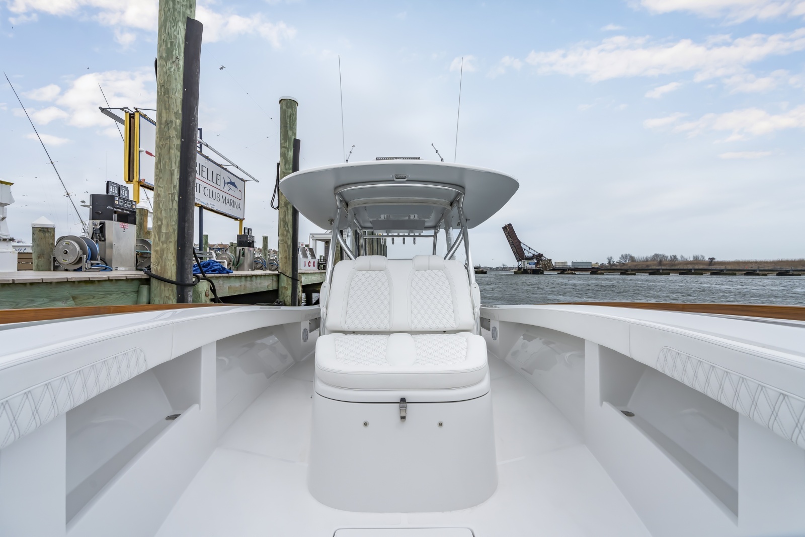 39ft Front Runner Yacht For Sale