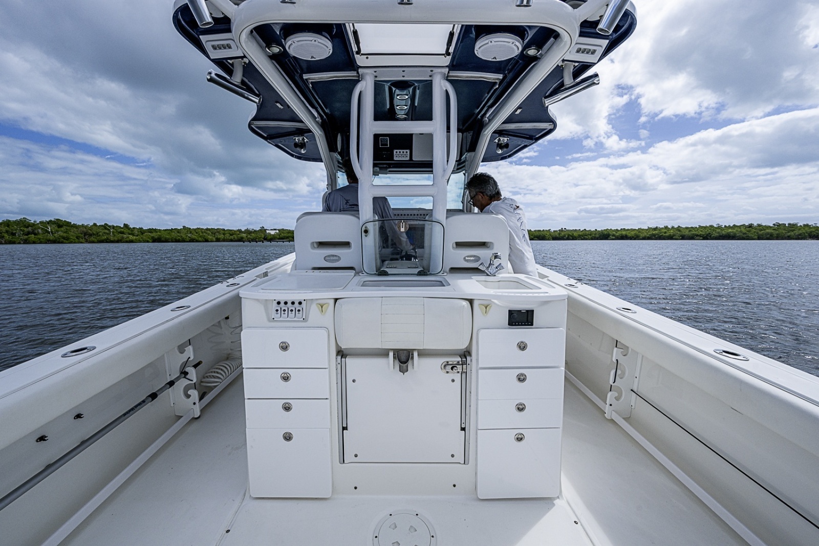 HEY MAN Repowered 2022 3 x 400hp Merc  w Joystick 35ft Everglades Yacht For Sale