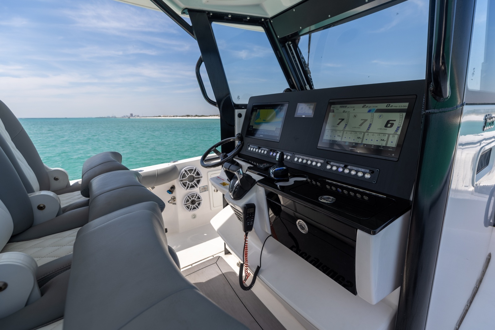 2023 Everglades 365 CC-