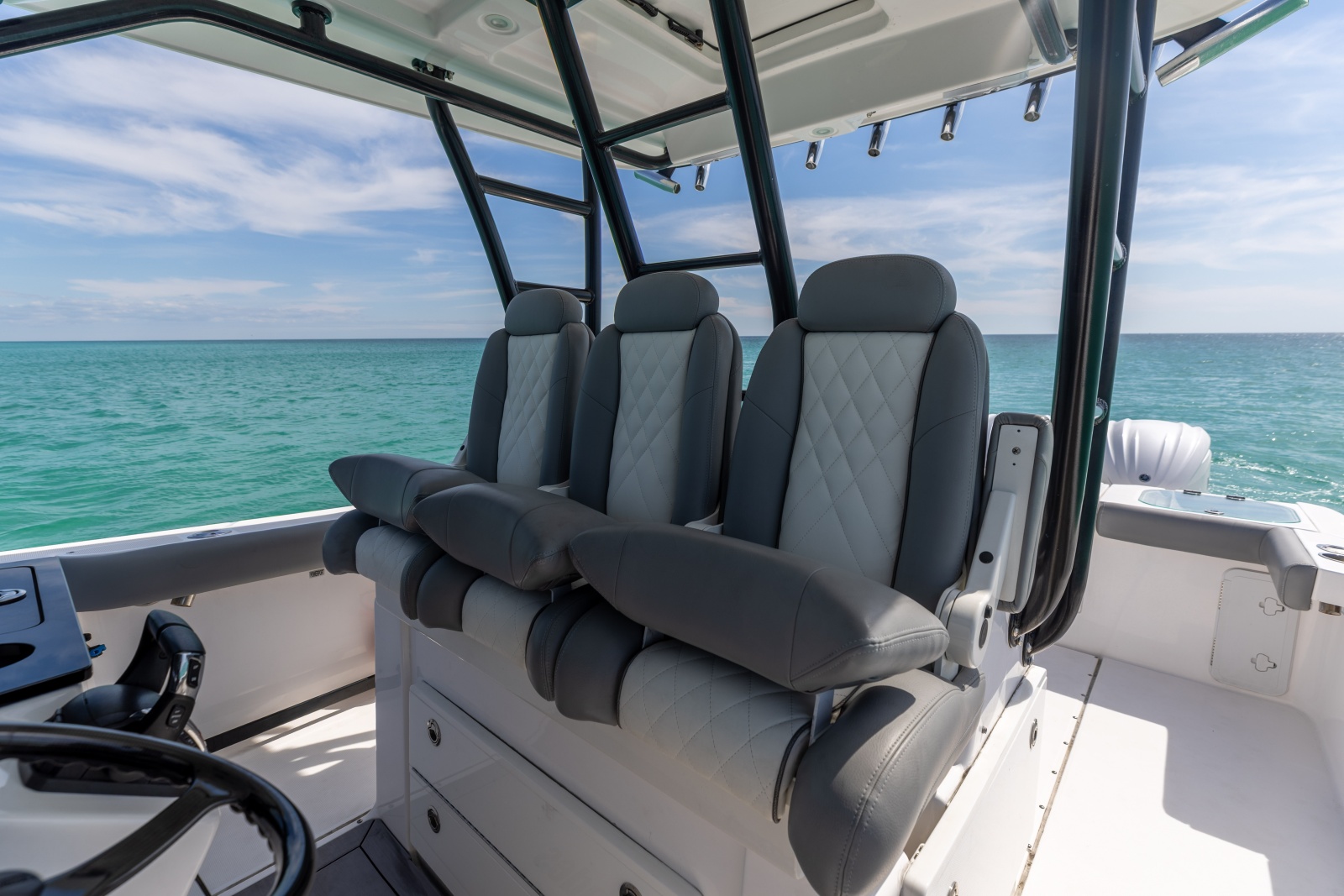 2023 Everglades 365 CC-