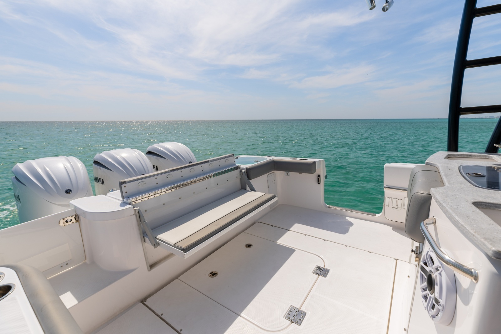 2023 Everglades 365 CC-