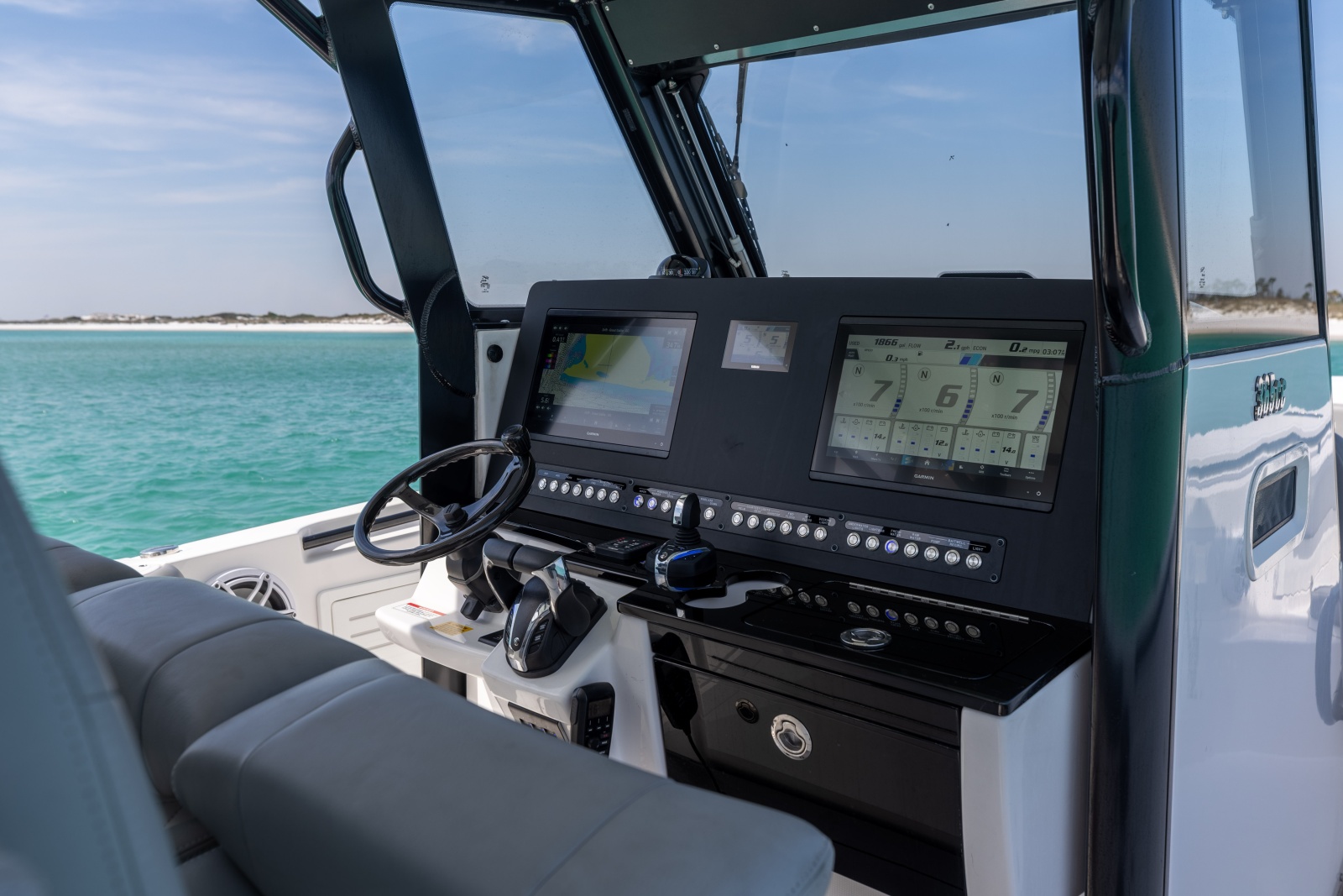 2023 Everglades 365 CC-