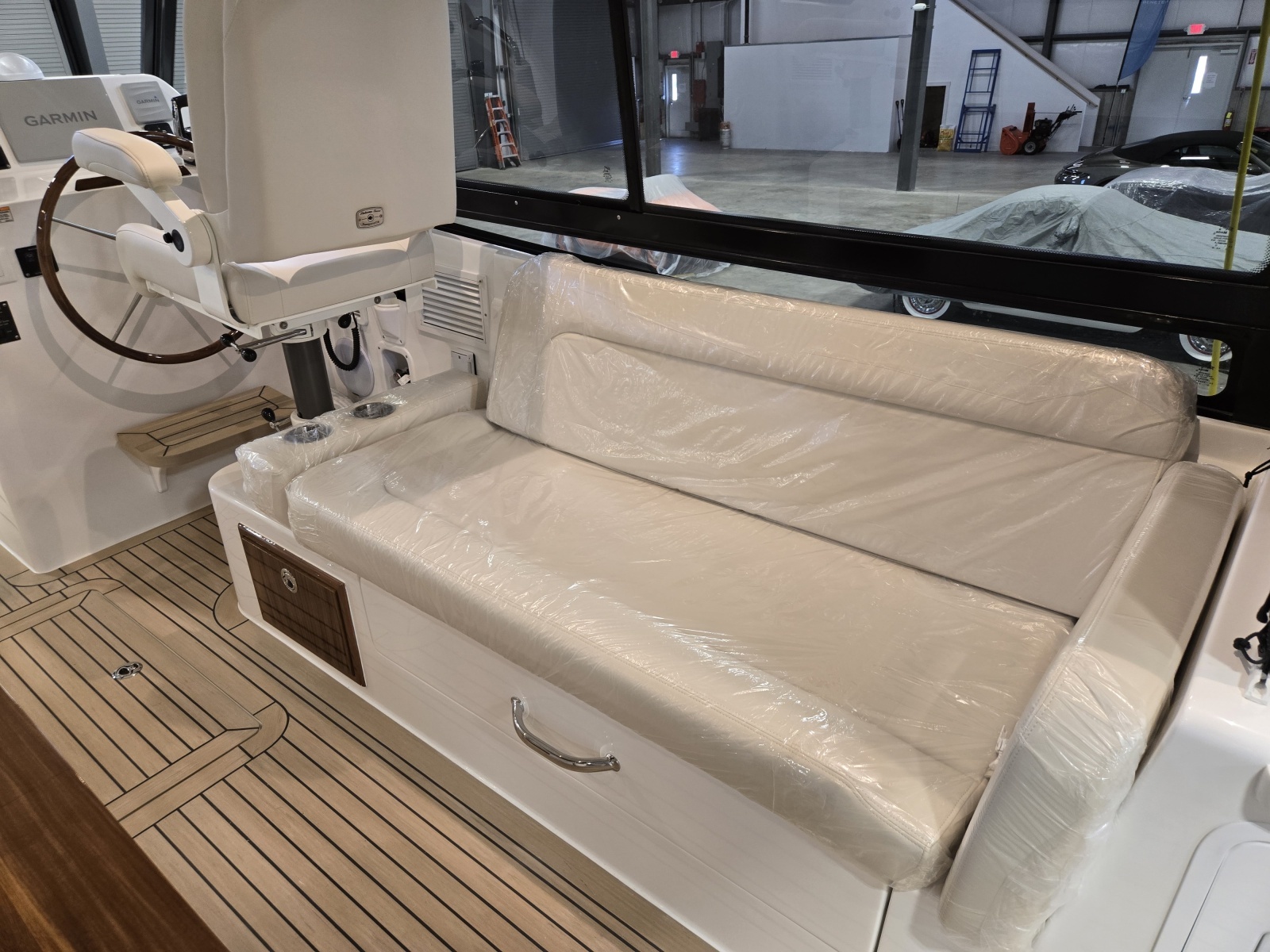 The Sunshine Crew 38ft MJM Yacht For Sale