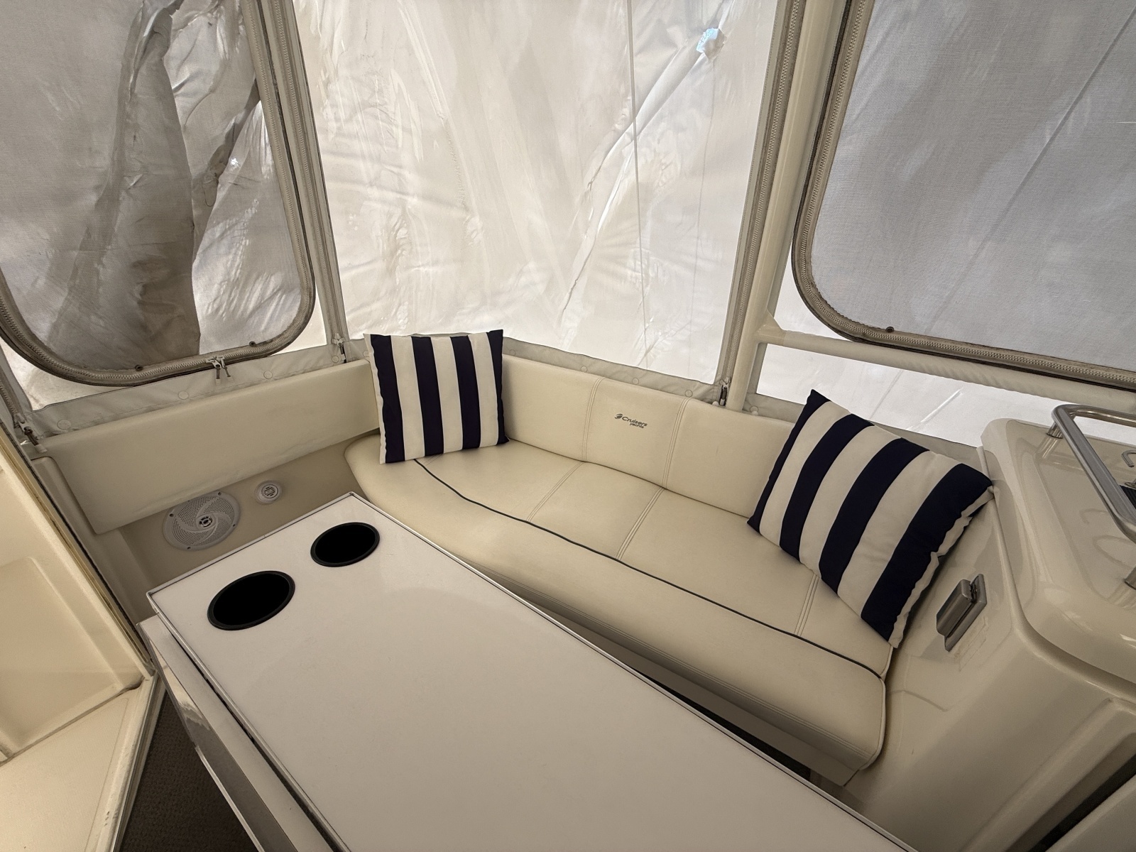 40ft Cruisers Yachts Yacht For Sale