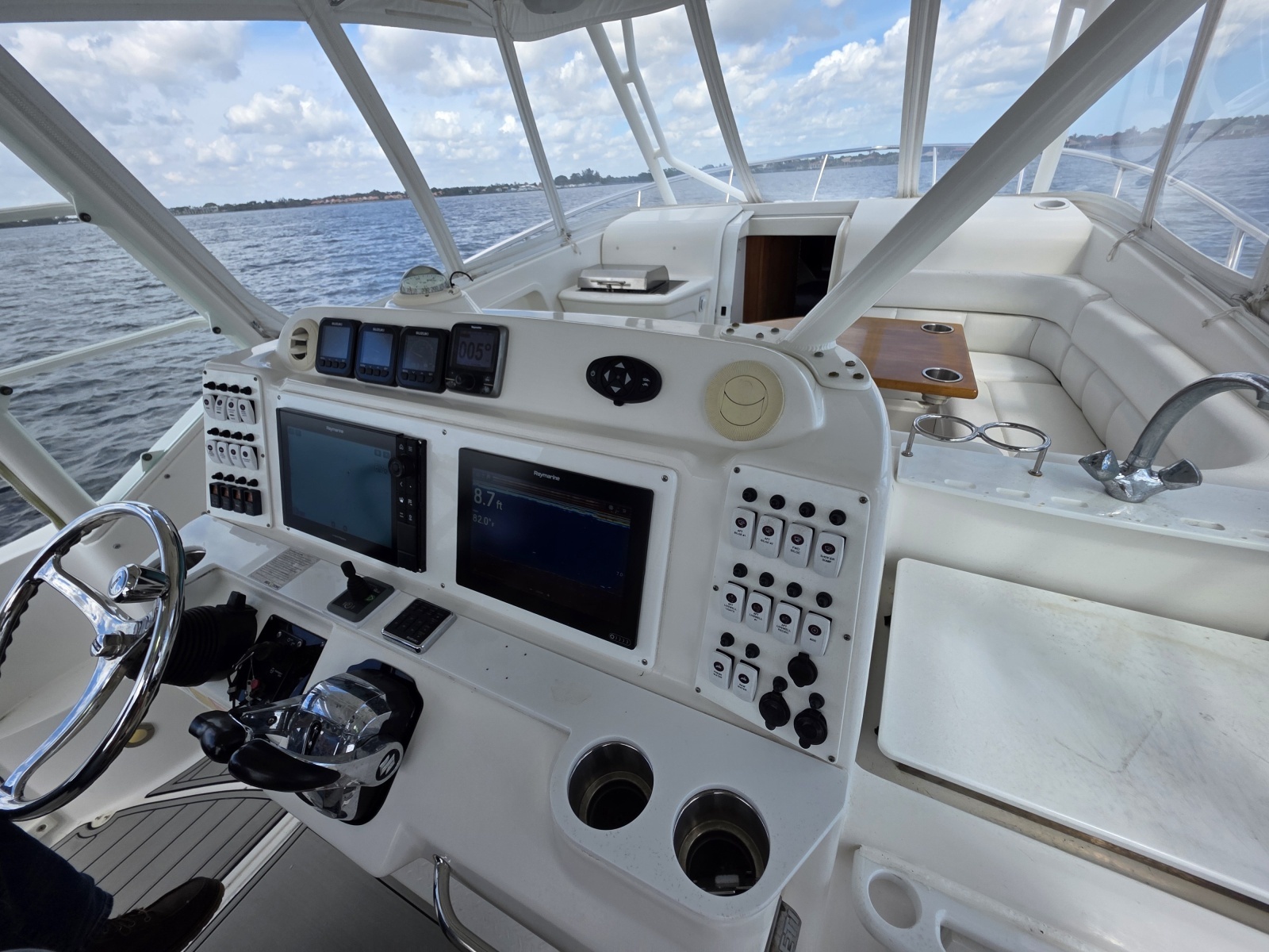 Paradise Bound 35ft Everglades Yacht For Sale