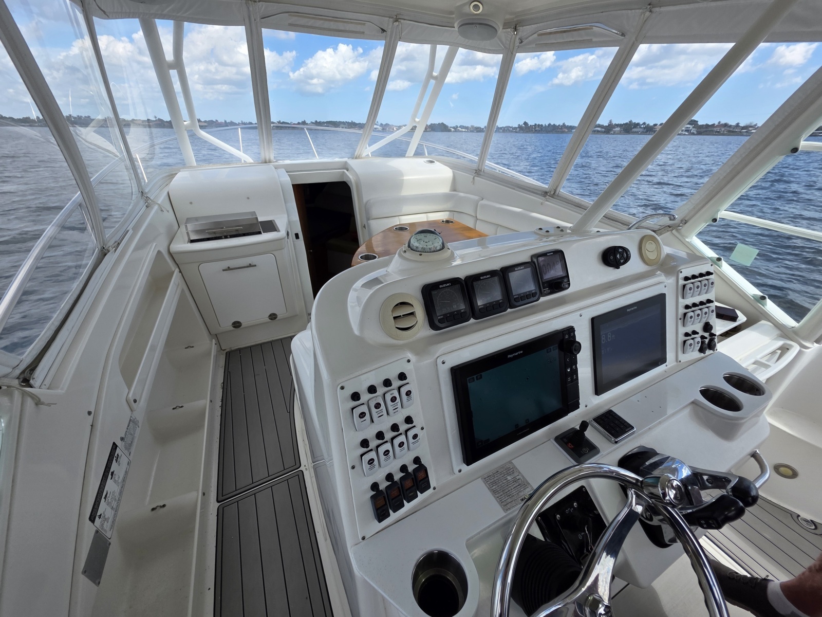 Paradise Bound 35ft Everglades Yacht For Sale