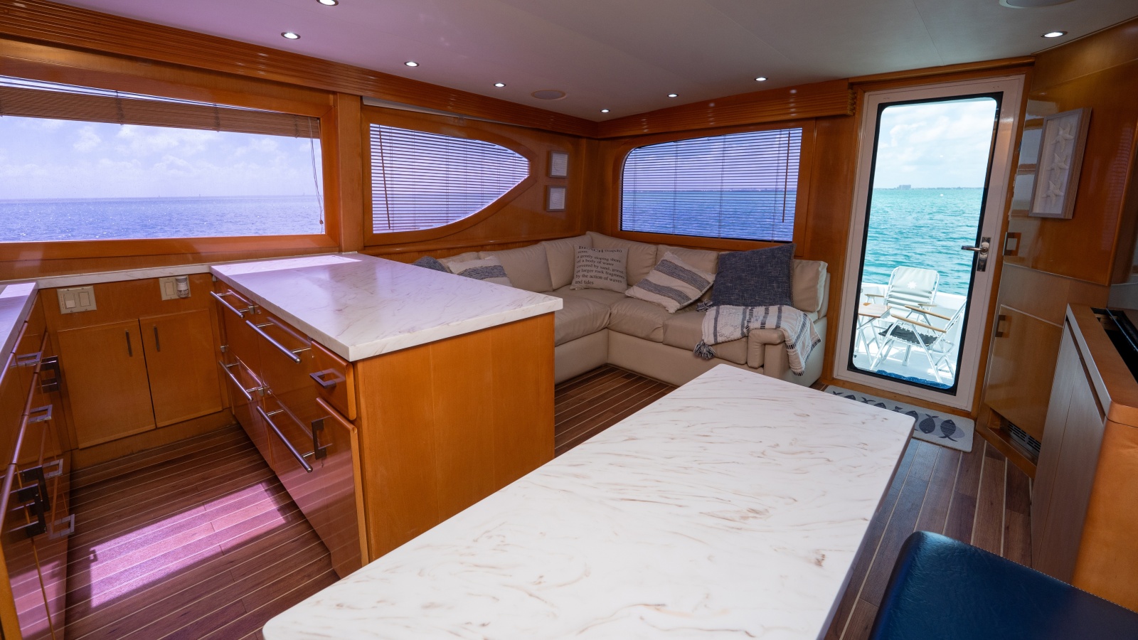 50' 2000 Hatteras 50 Convertible