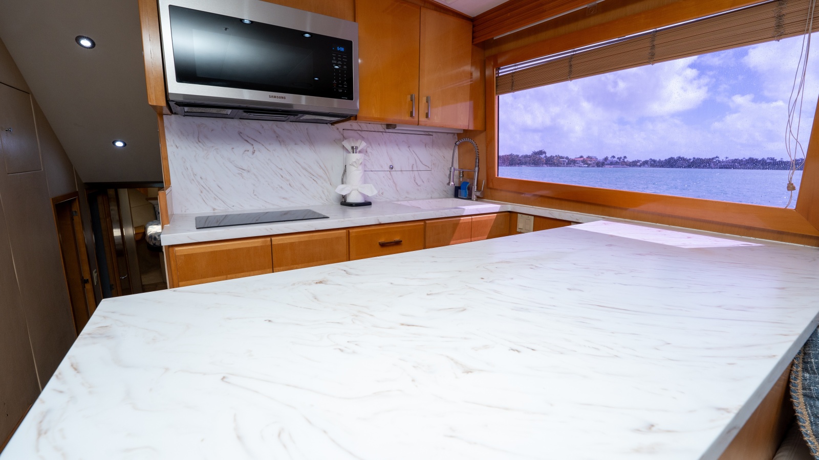 50' 2000 Hatteras 50 Convertible