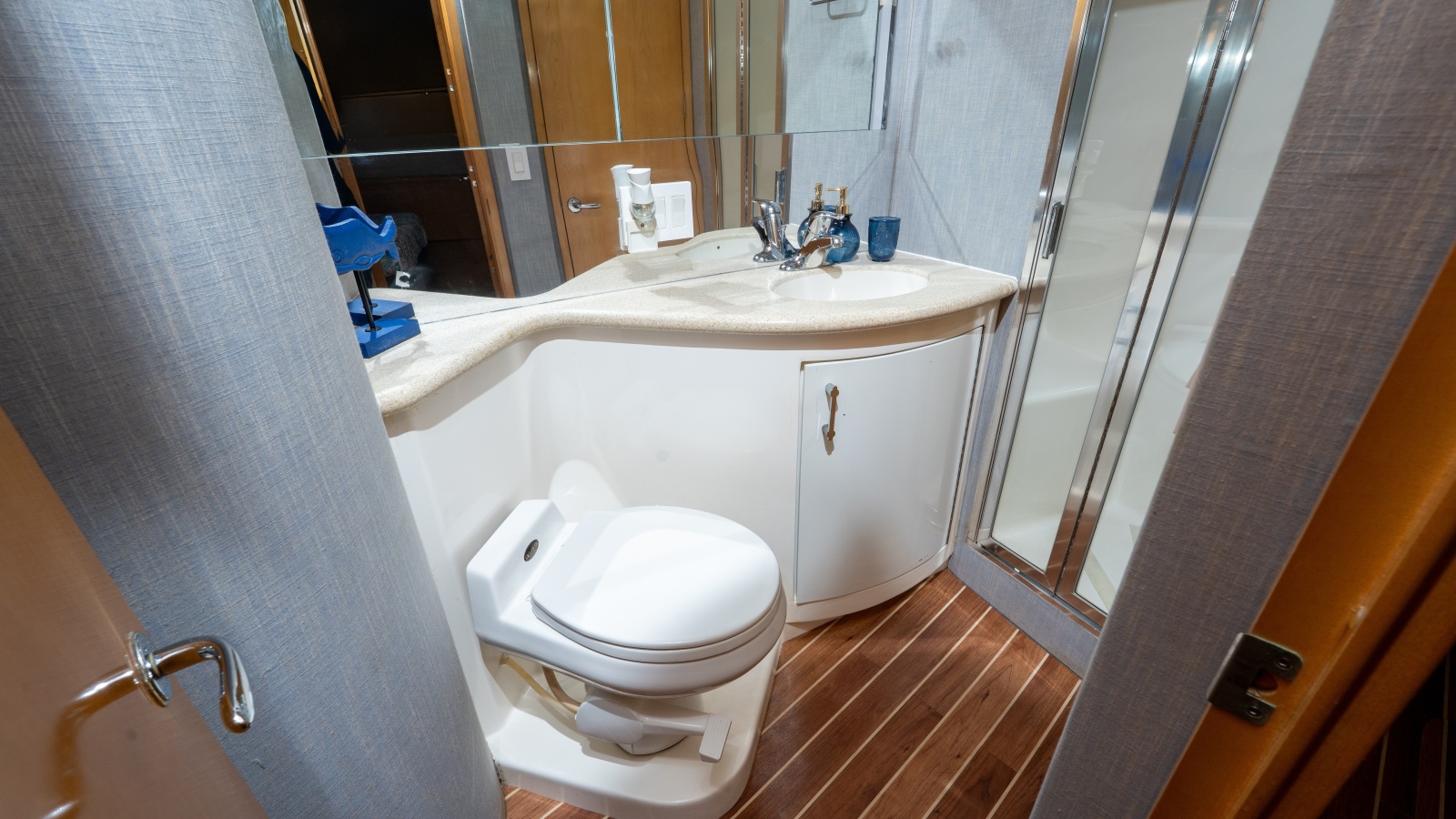 50' 2000 Hatteras 50 Convertible