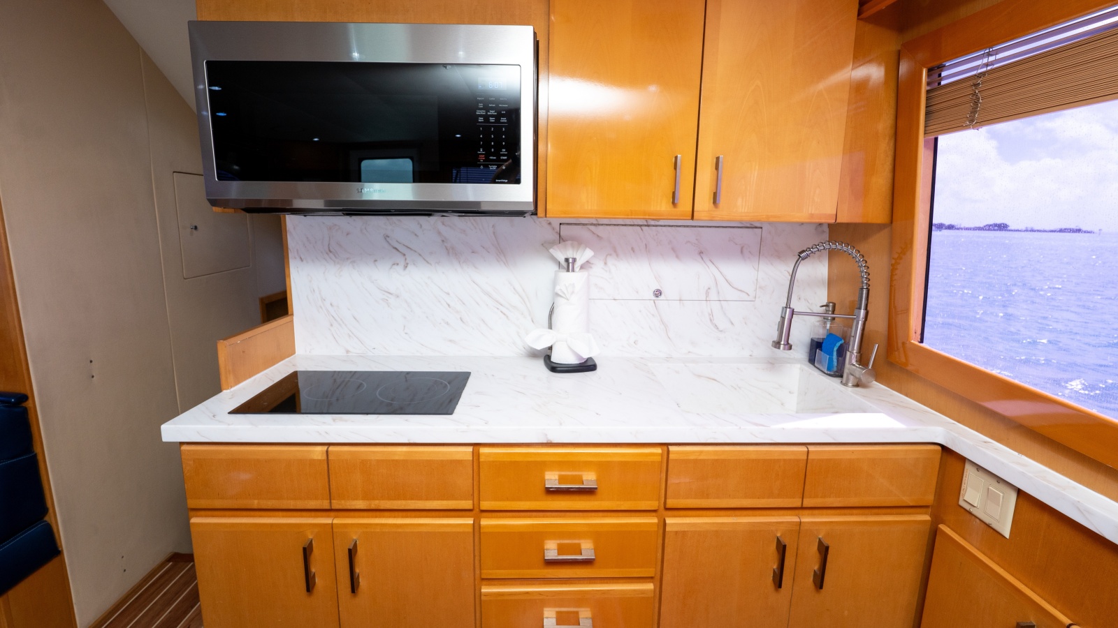 50' 2000 Hatteras 50 Convertible