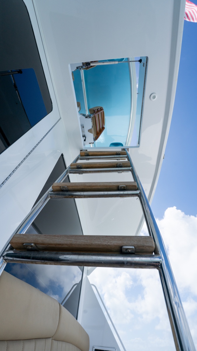 50' 2000 Hatteras 50 Convertible