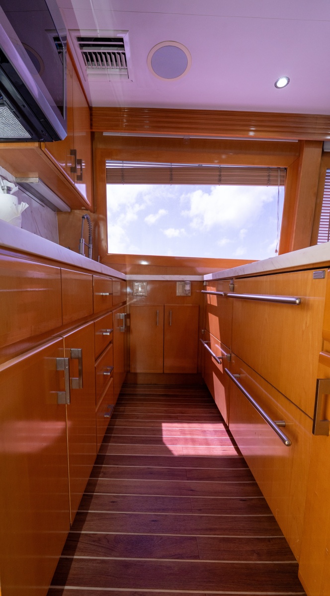 50' 2000 Hatteras 50 Convertible