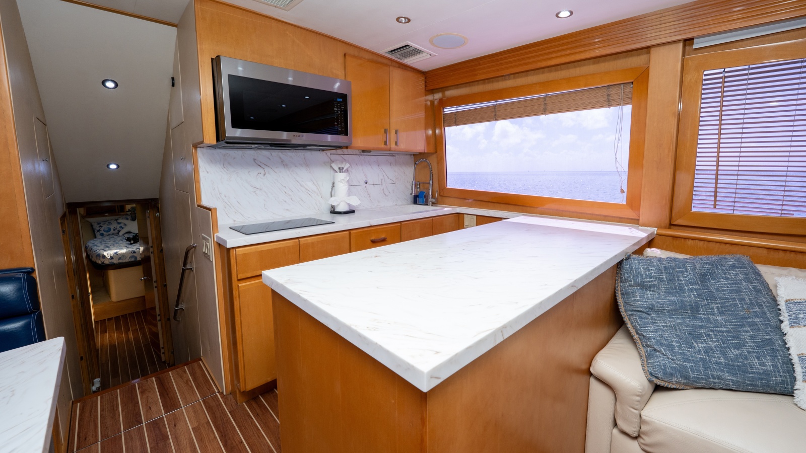 50' 2000 Hatteras 50 Convertible