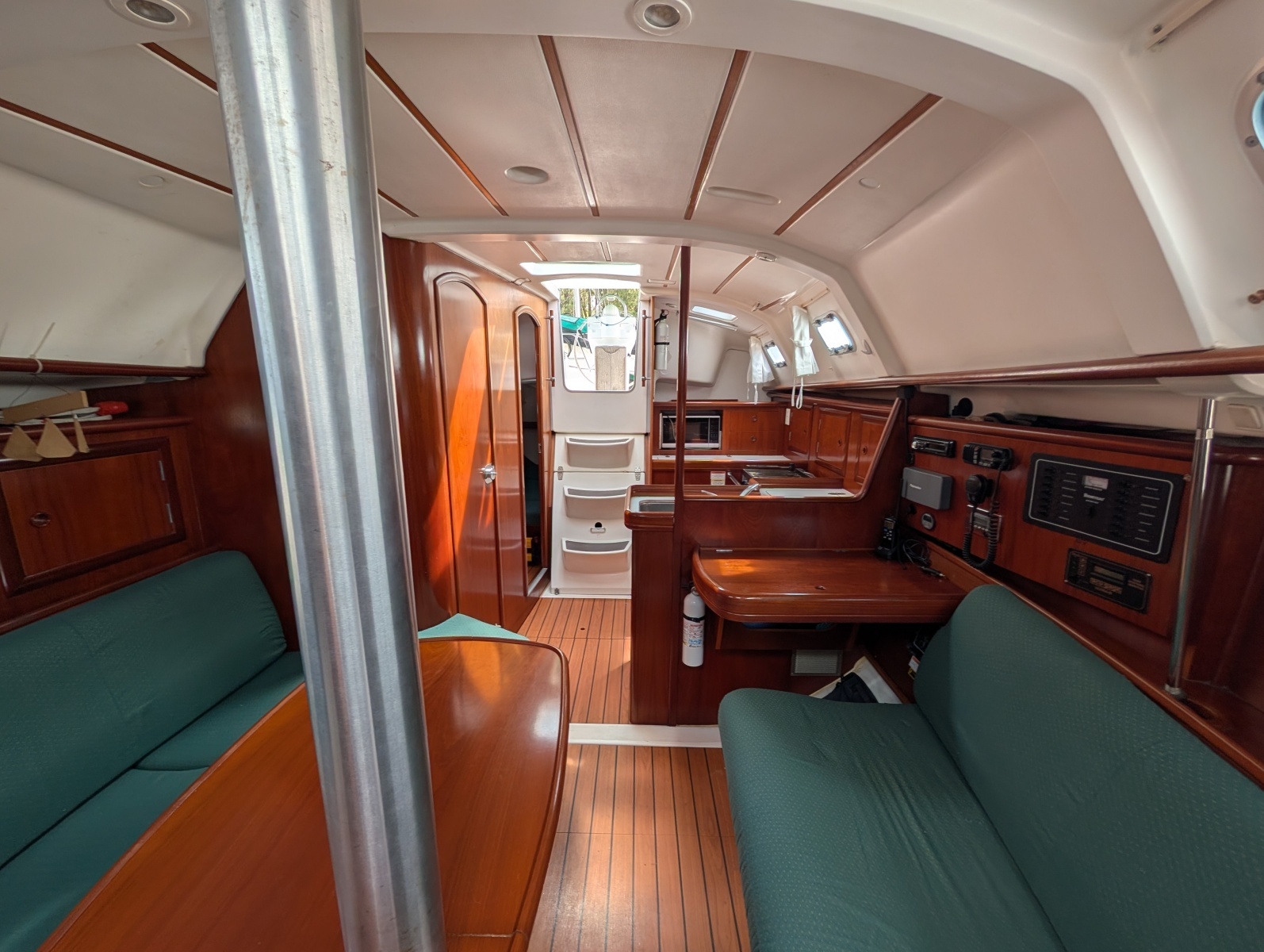 Hakuna Matata 33ft Beneteau Yacht For Sale